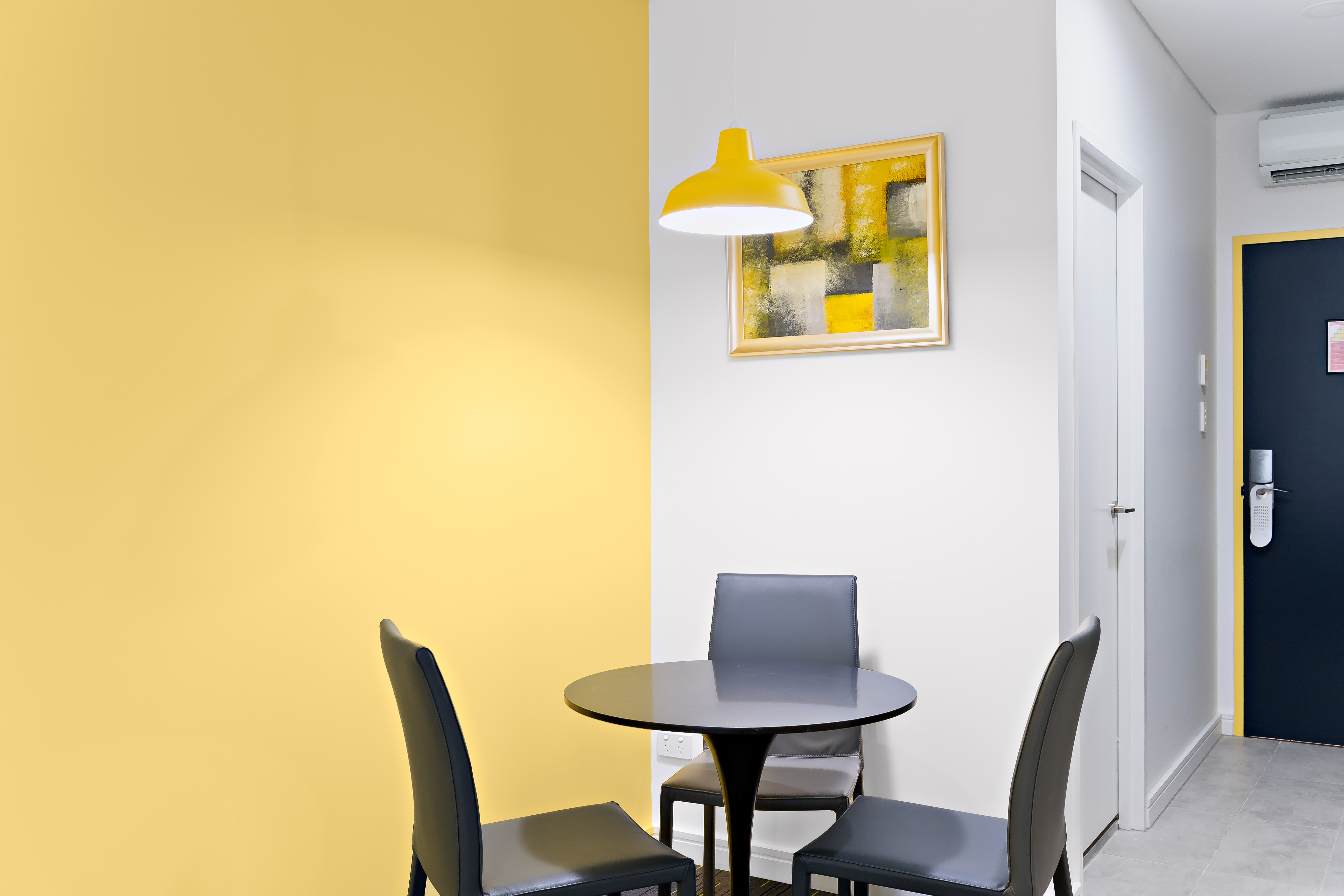 Suite Queen Size Bed