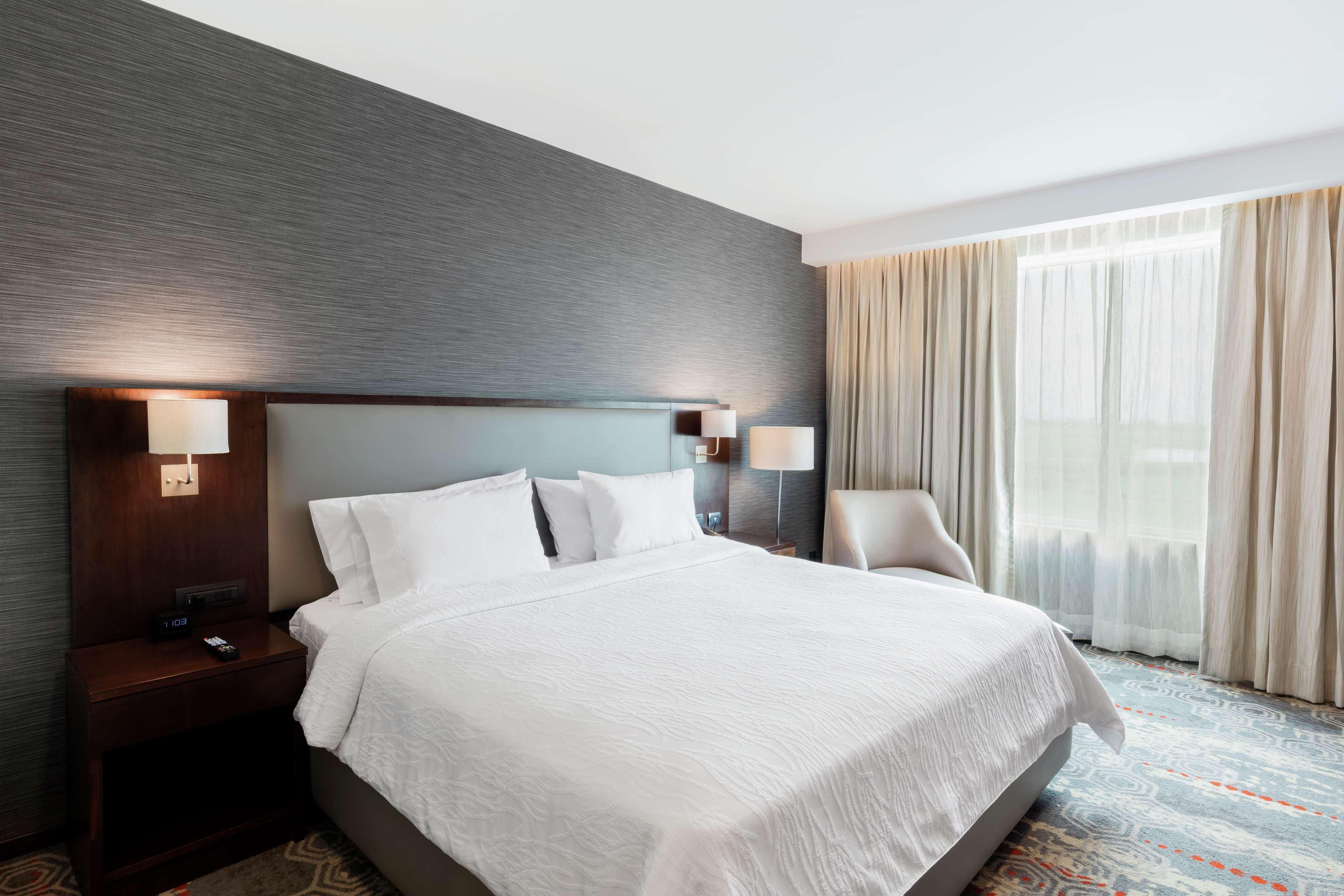 Double Deluxe King Bed