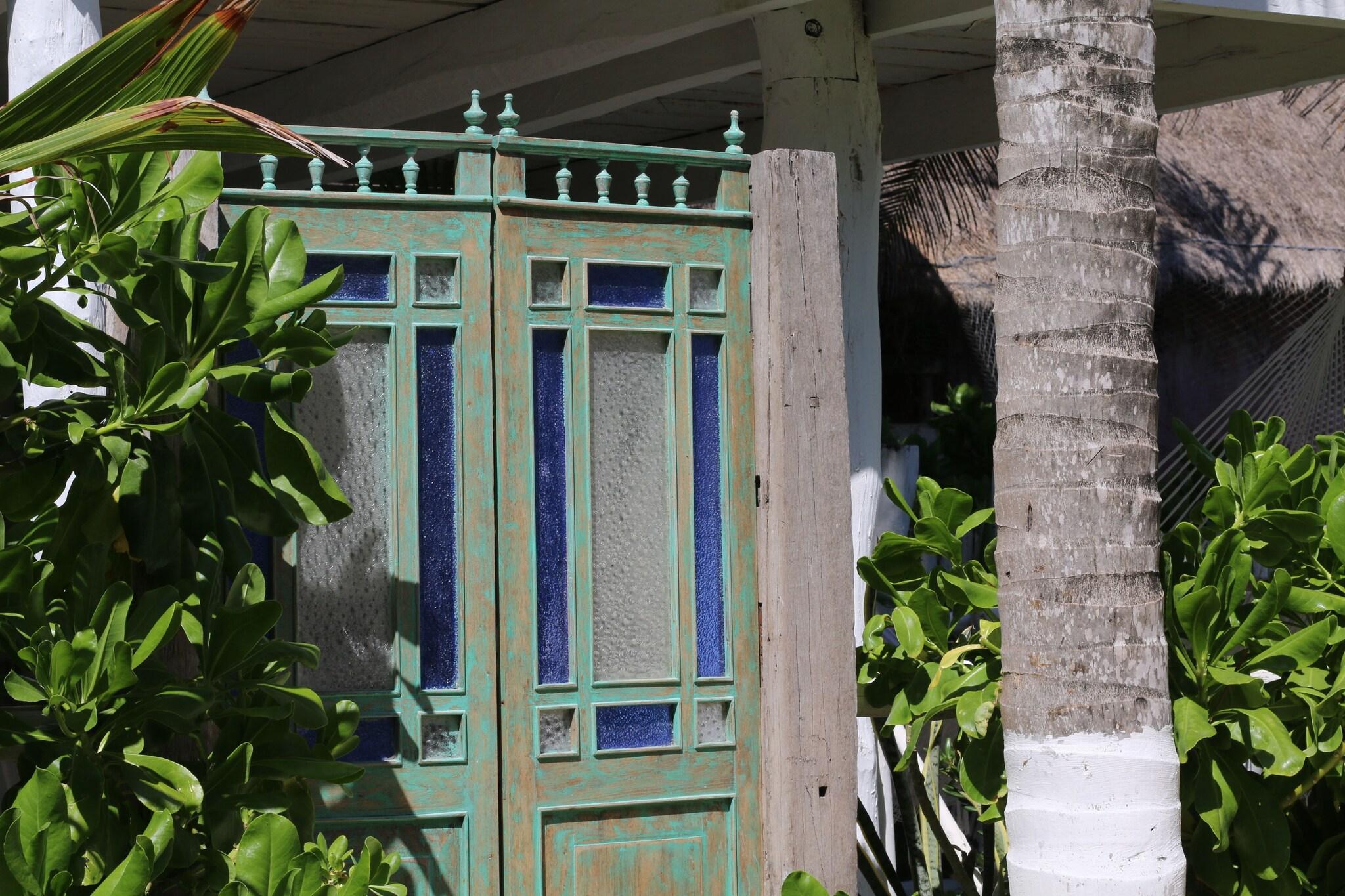 Double Pool View King Bed