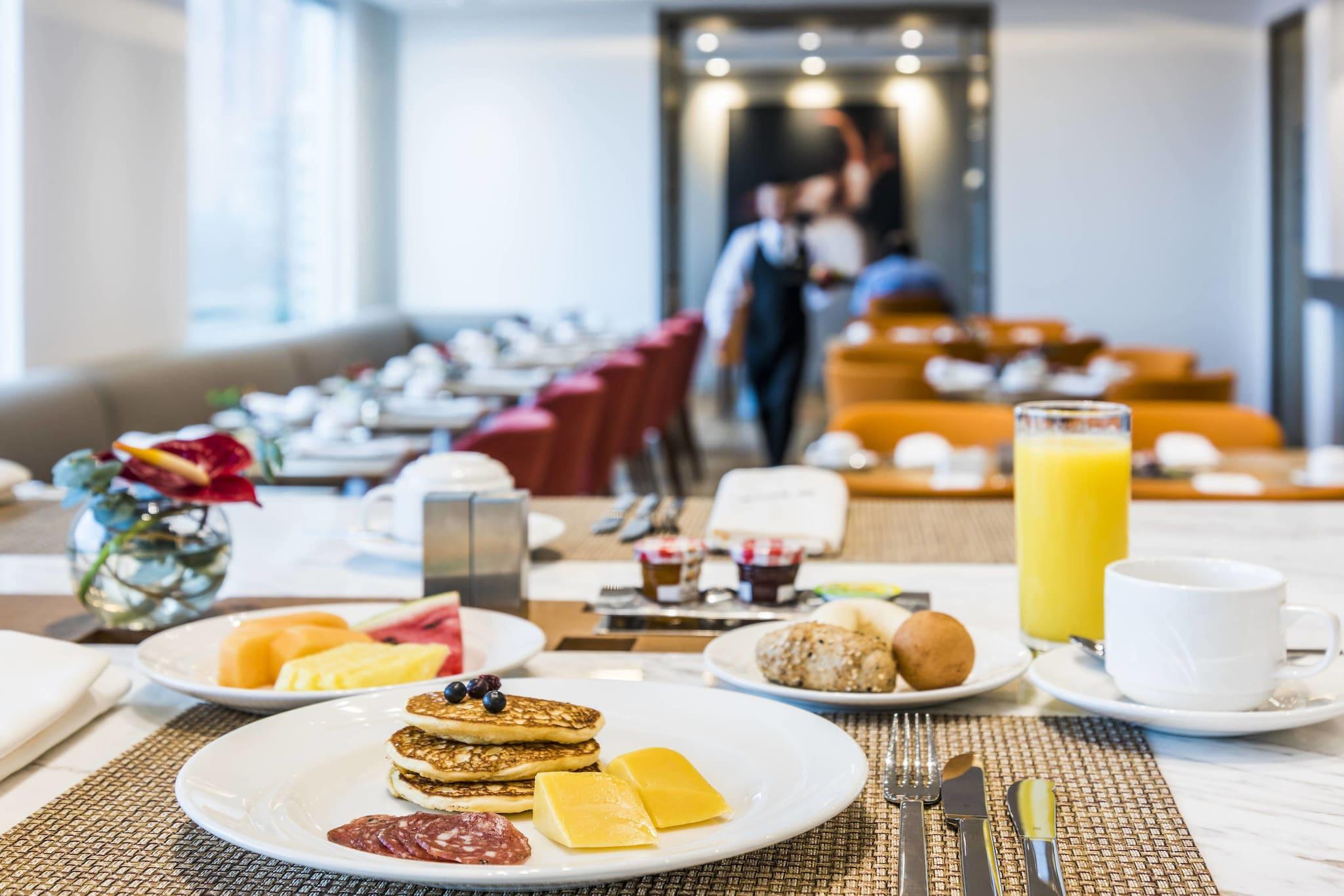 Double Deluxe King Bed