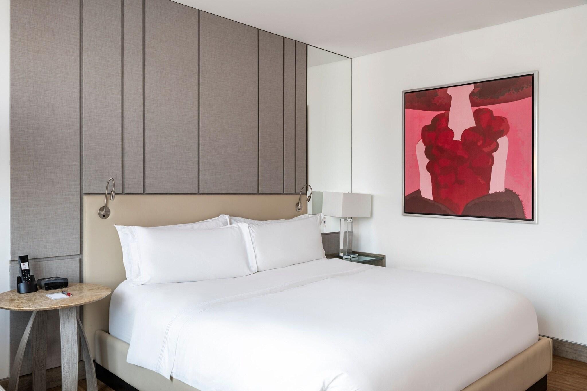 Double Deluxe King Bed