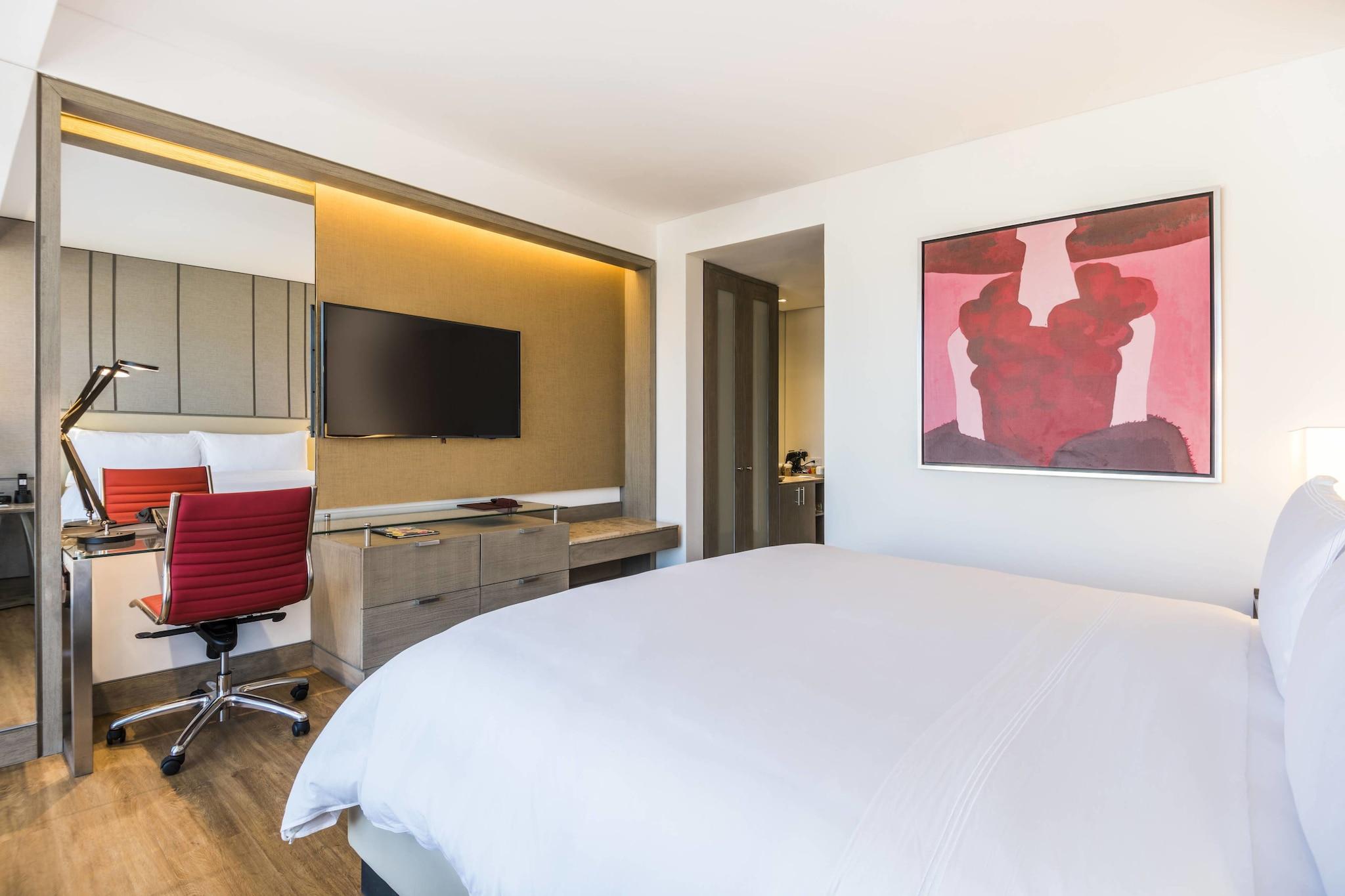 Double Deluxe King Bed