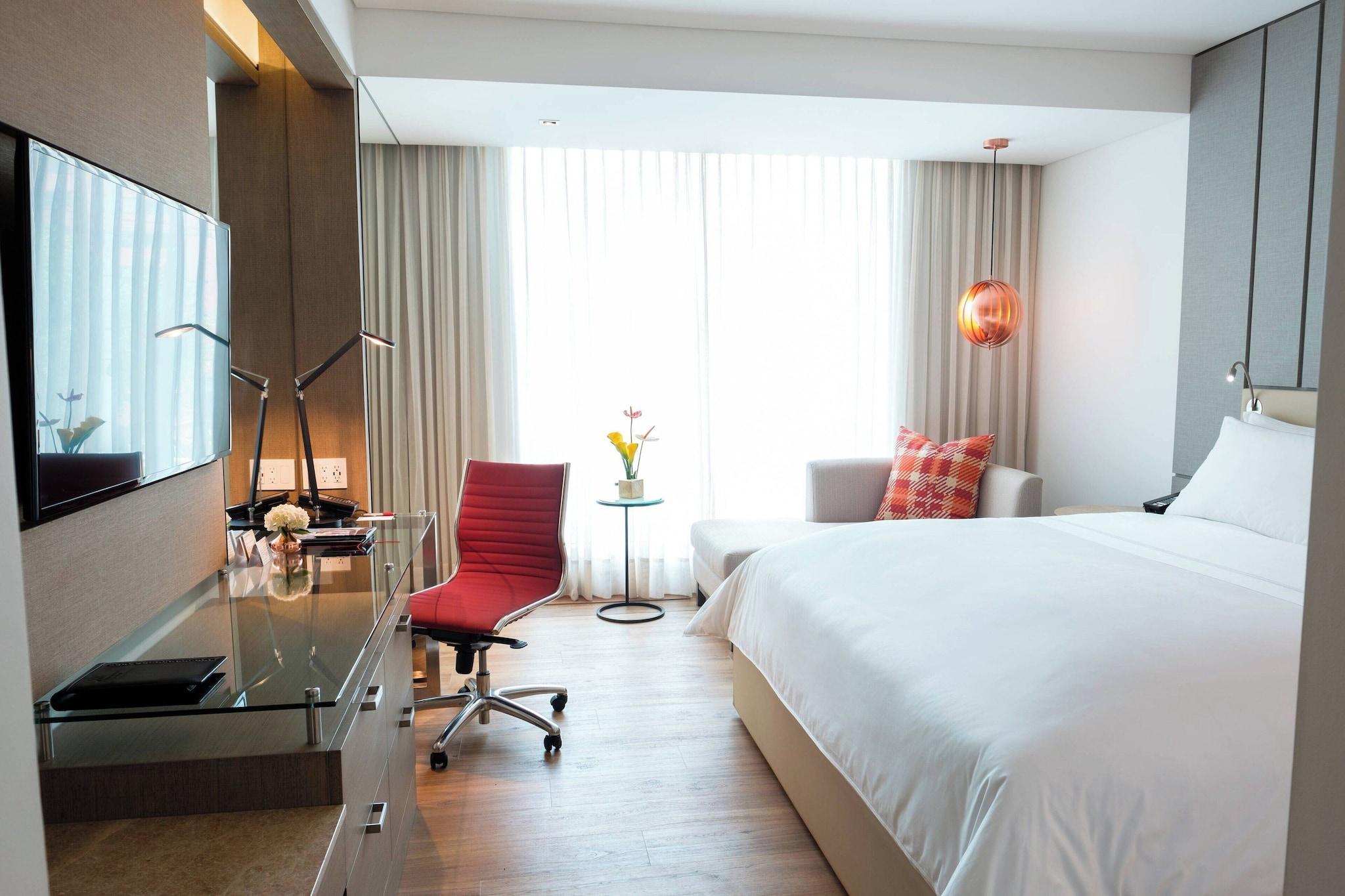 Double Deluxe King Bed