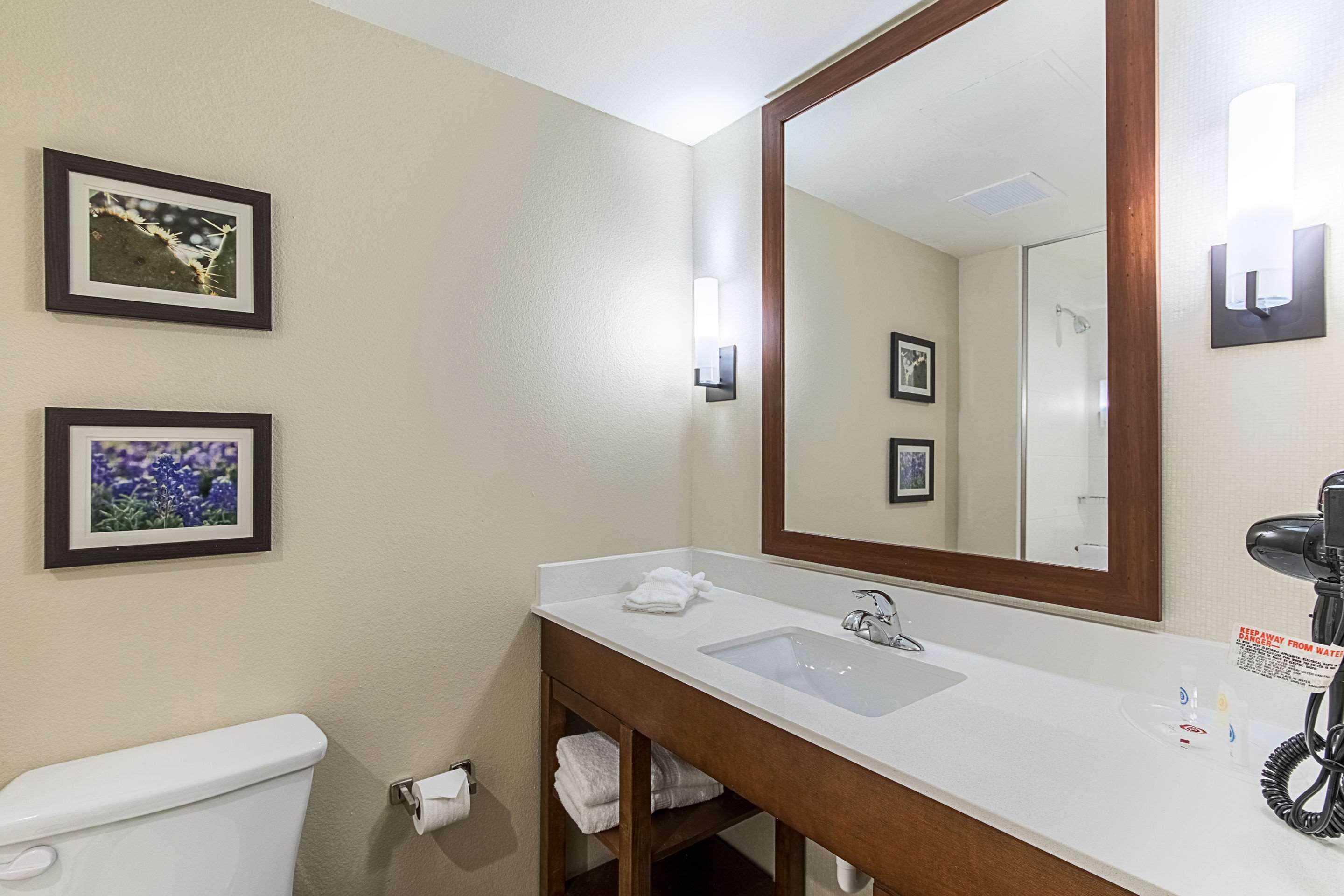 Suite Two Queen Beds Non Smoking