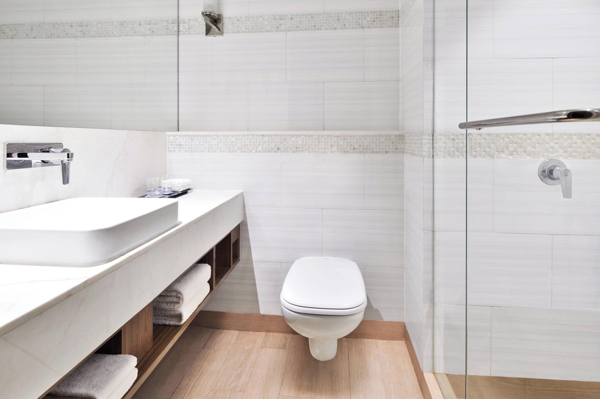 Junior Suite King Bed One Bedroom 