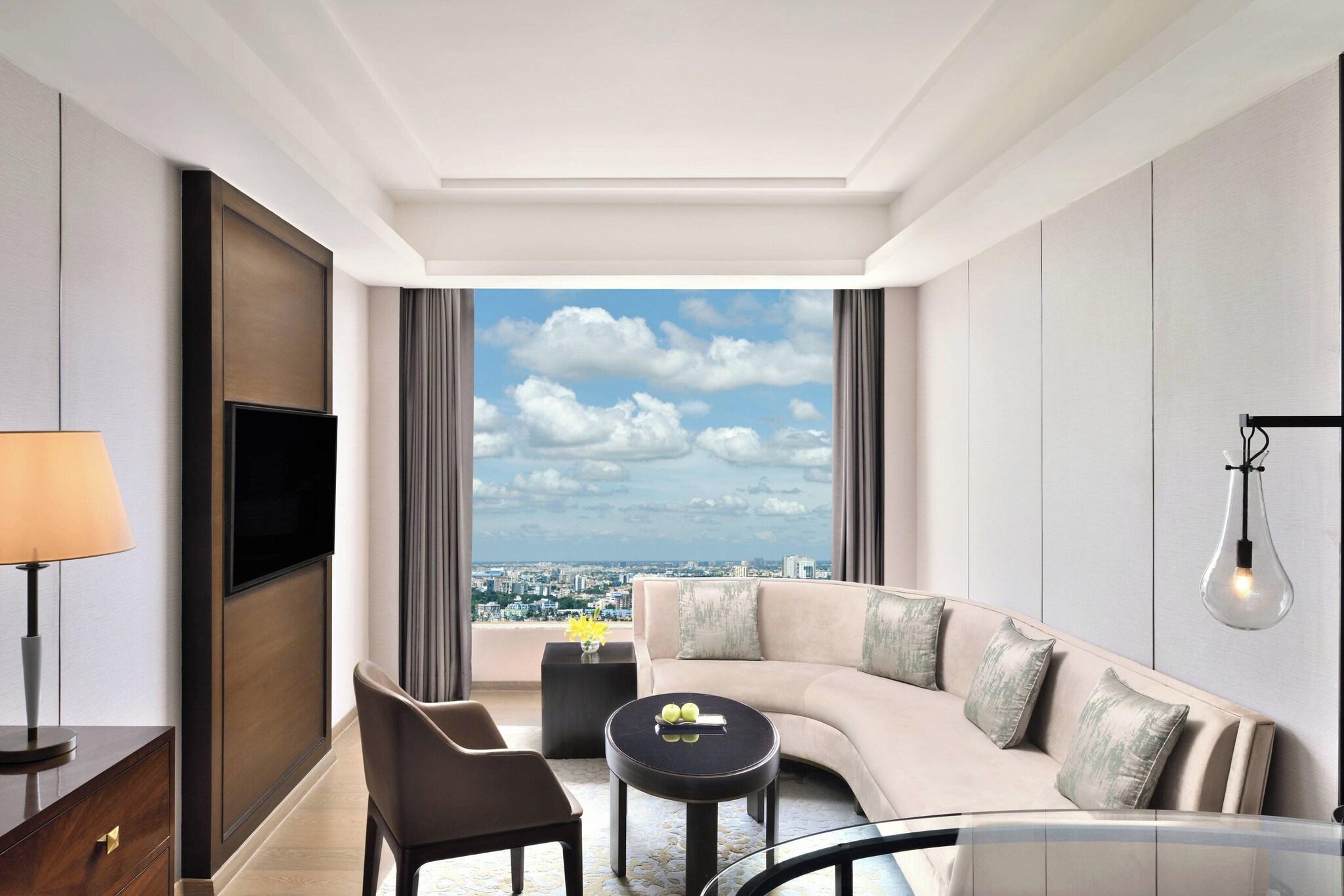 Suite Deluxe King Bed