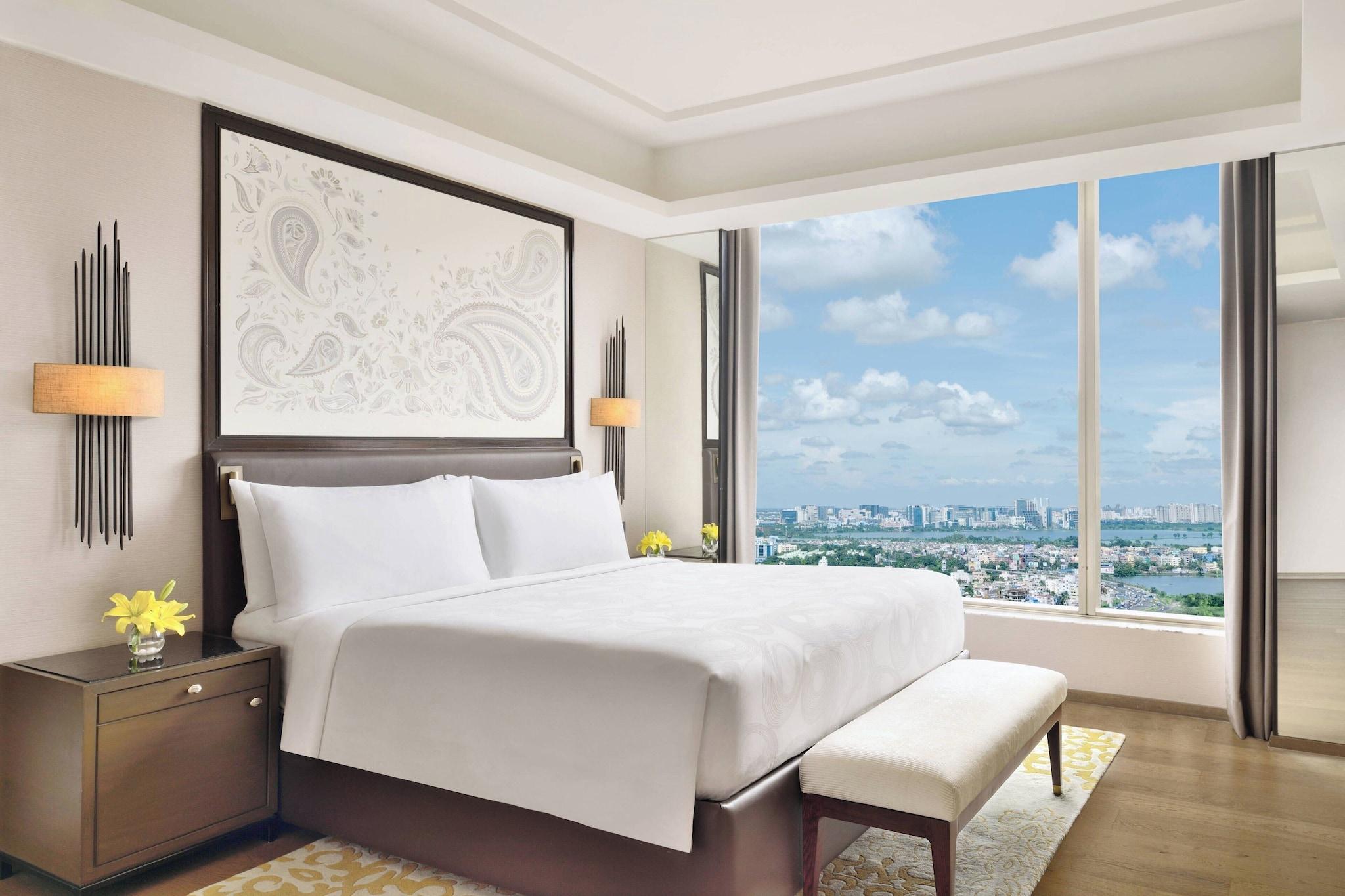 Suite Deluxe King Bed