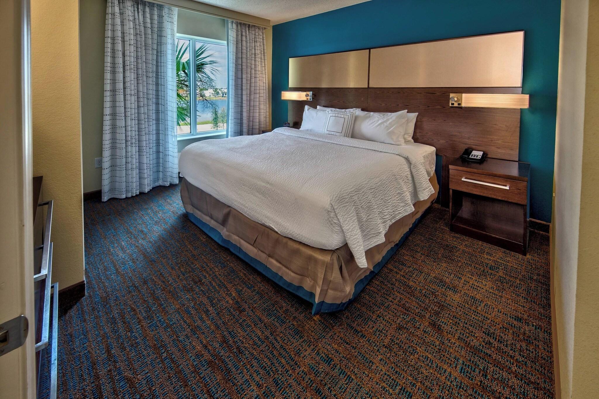 Suite King Size Bed