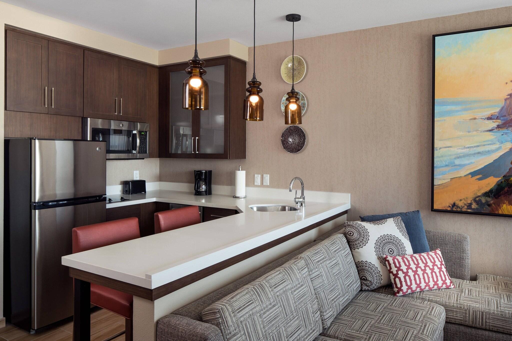 Suite Accessible King Size Bed