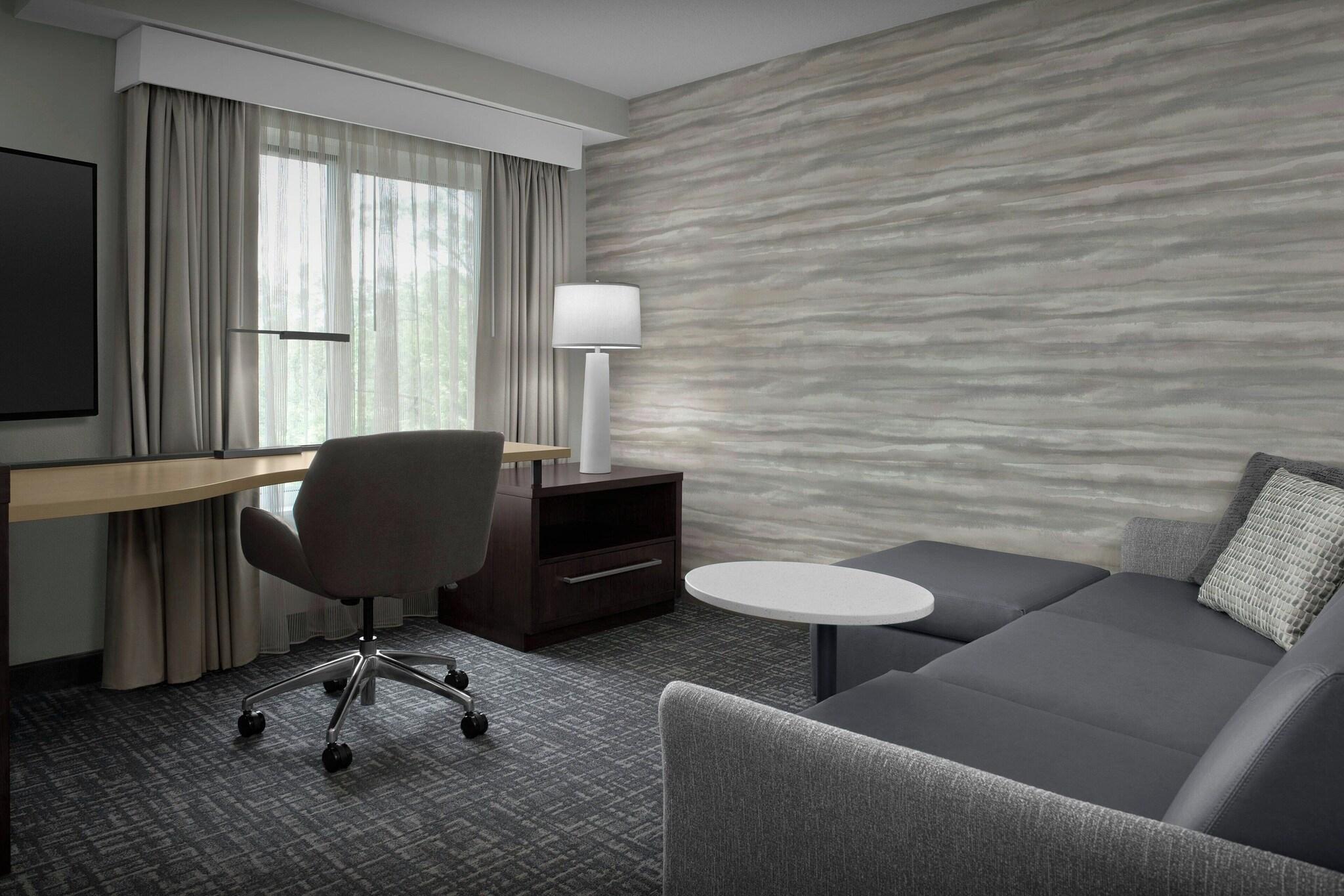 Studio Accessible King Size Bed