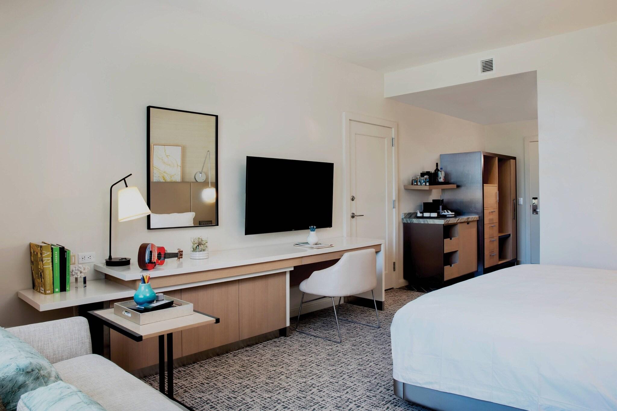 Double City View King Bed