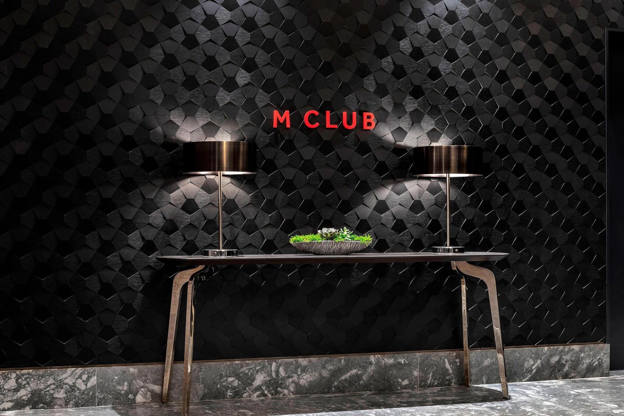 Double Club King Bed