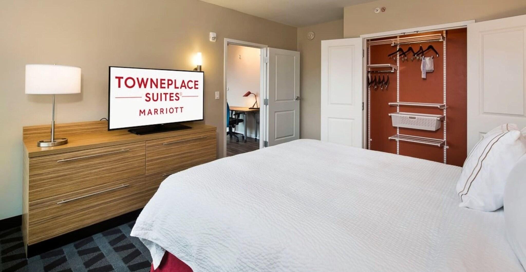 Suite Queen Size Bed