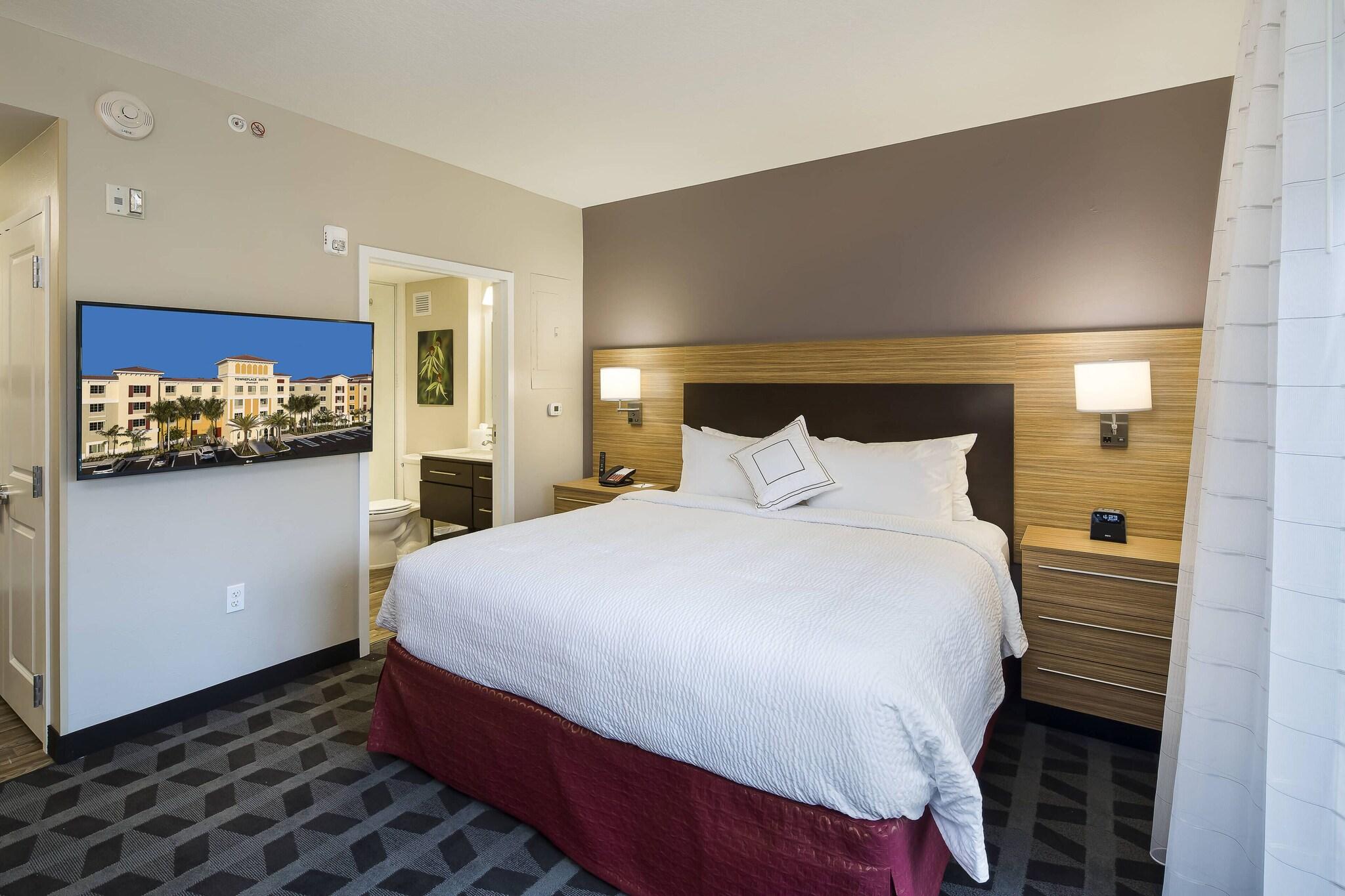 Studio King Size Bed