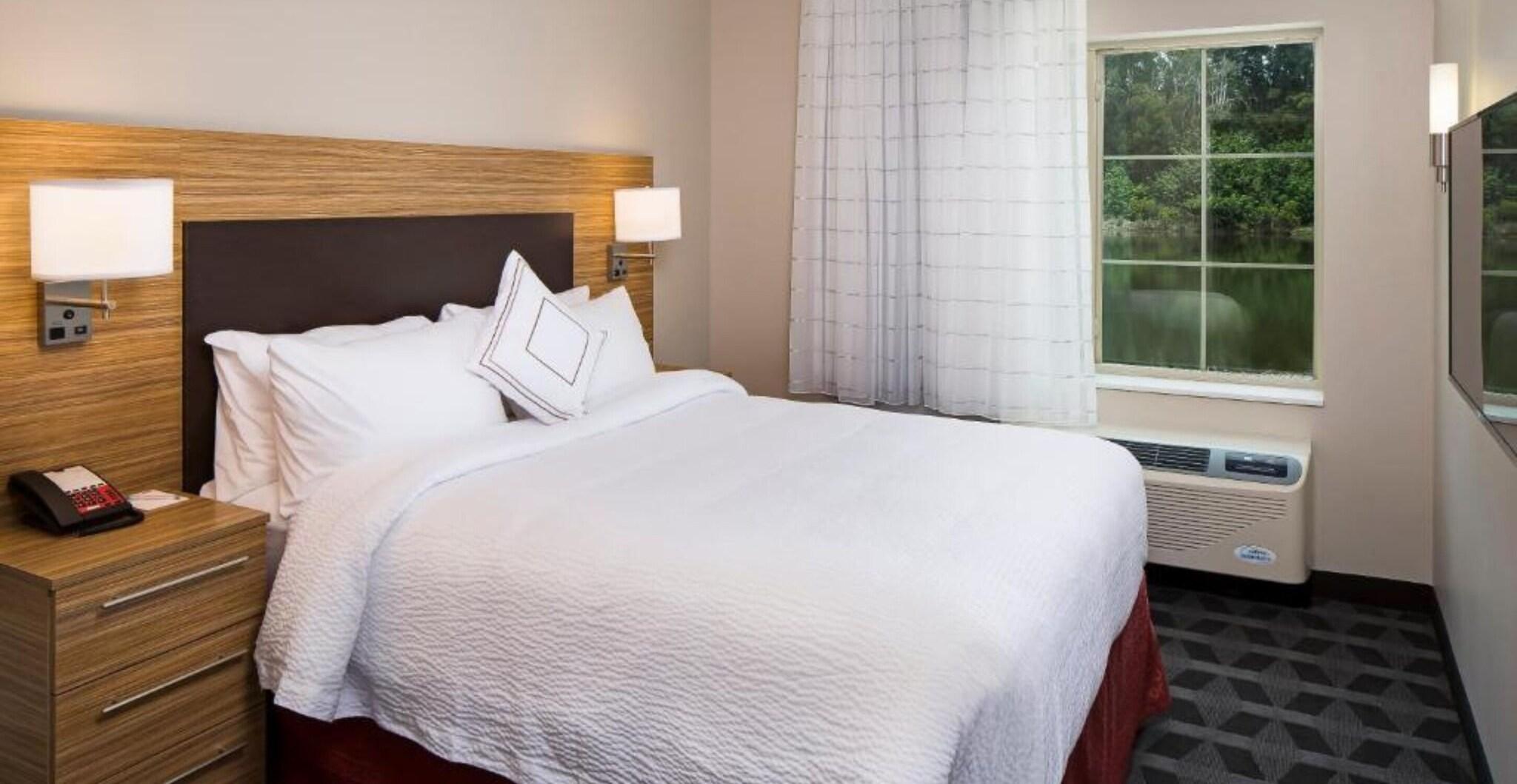 Studio King Size Bed