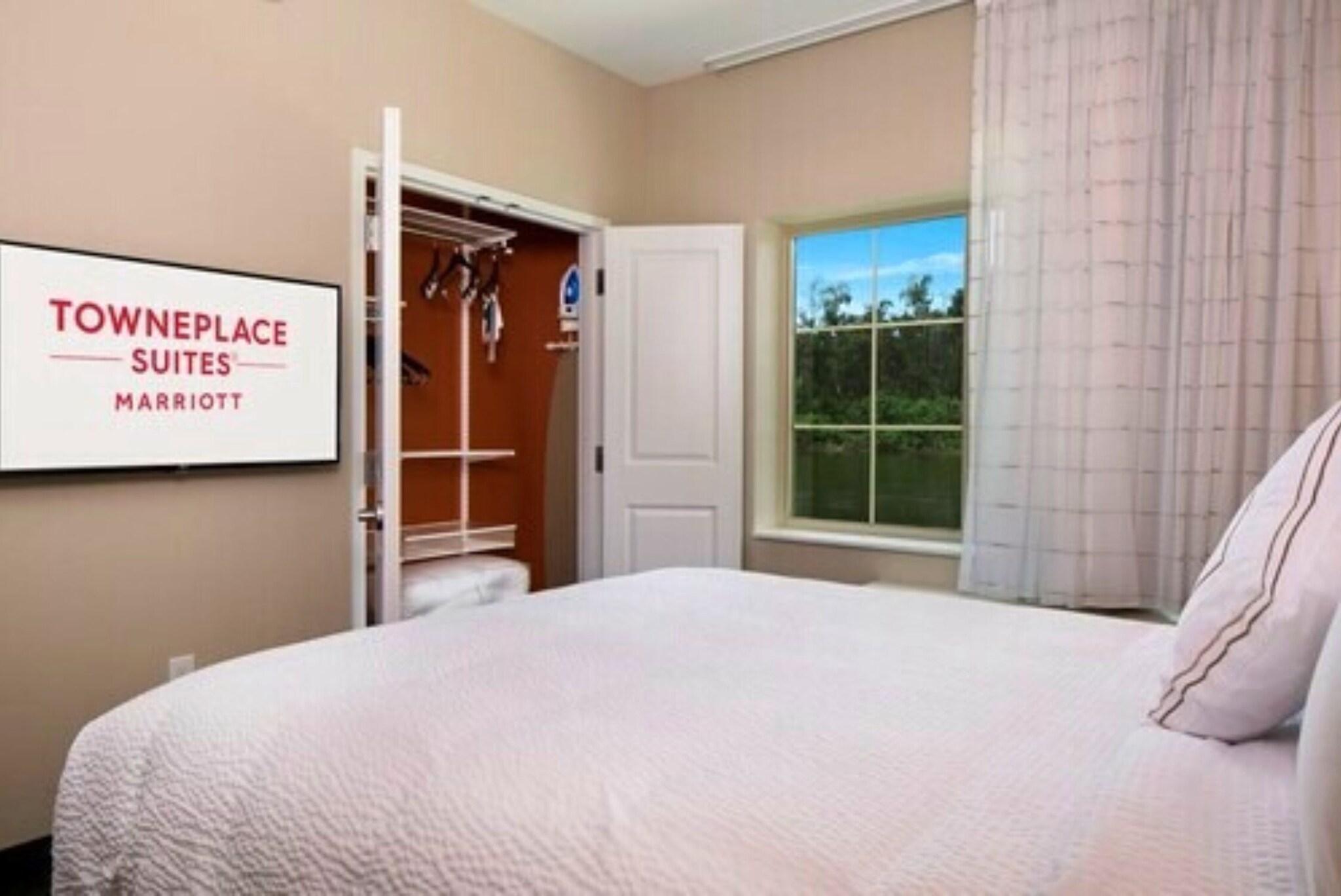 Studio King Size Bed