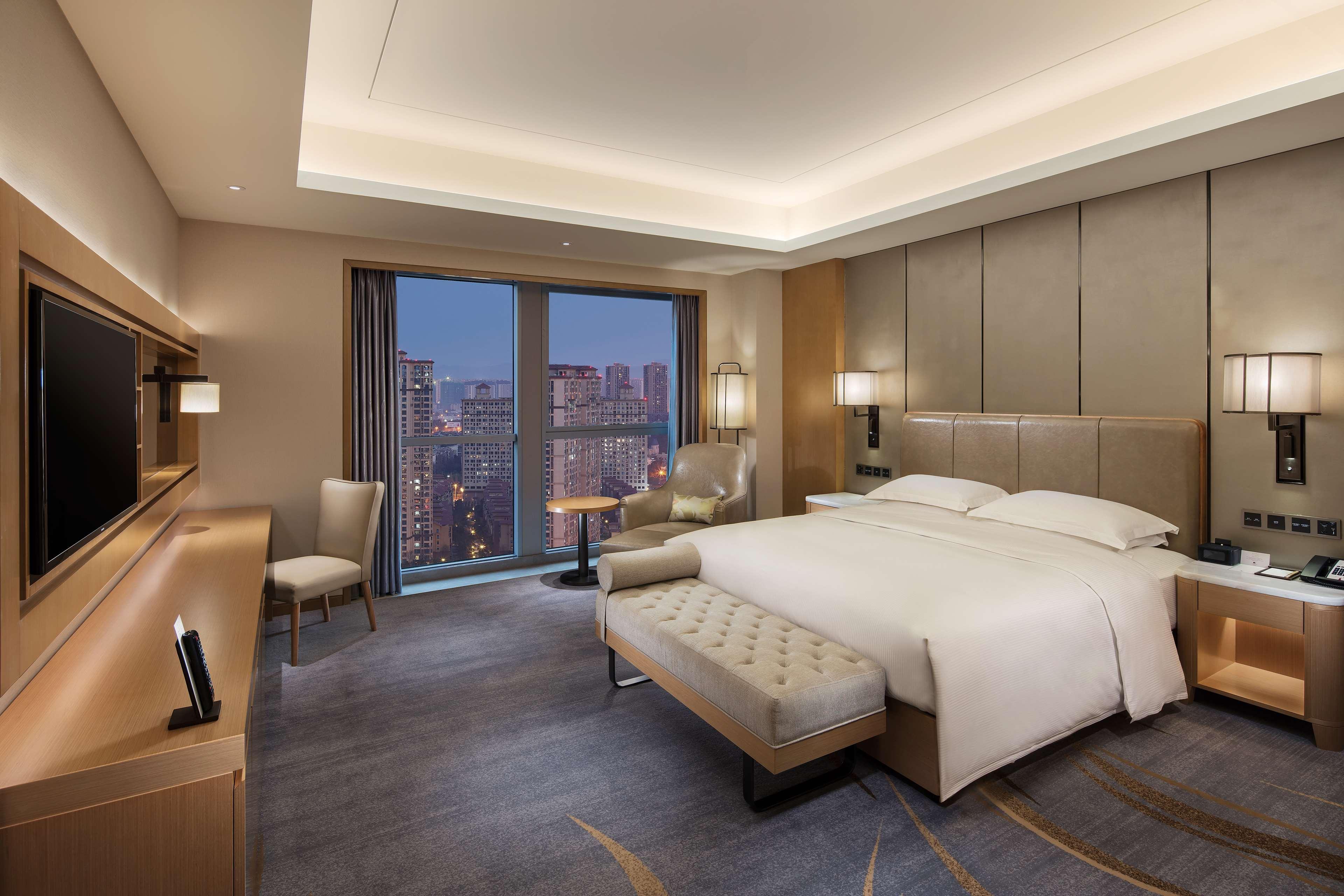 Double Executive King Bed