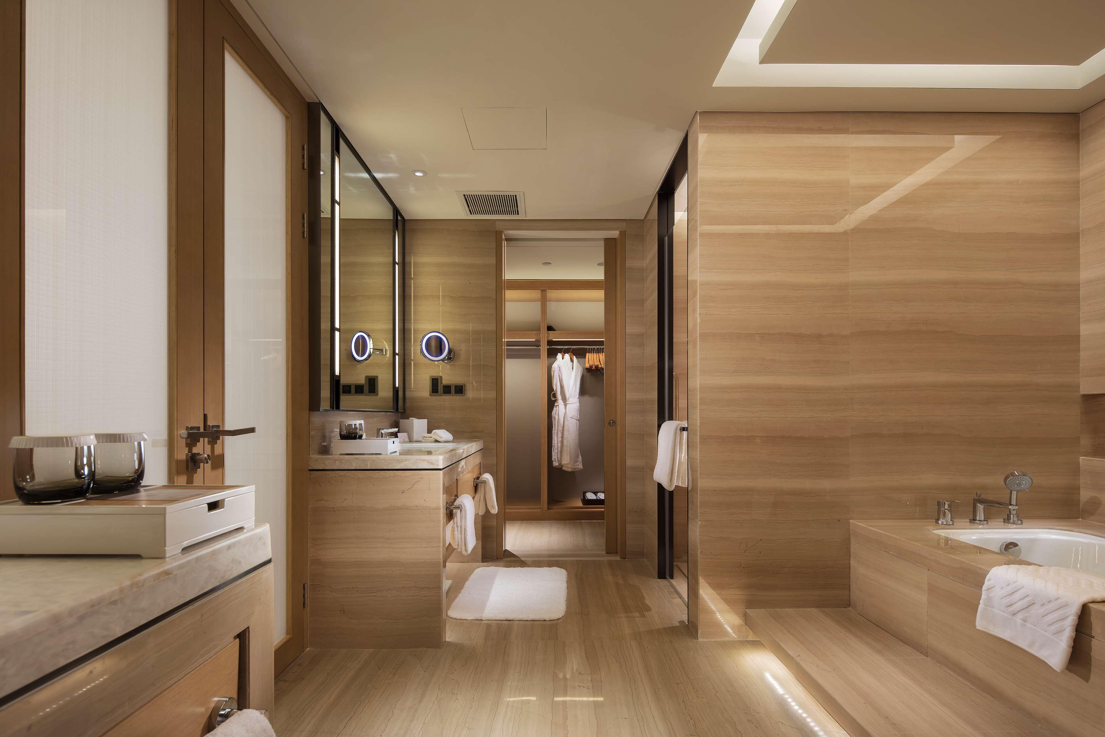 Double Executive King Bed