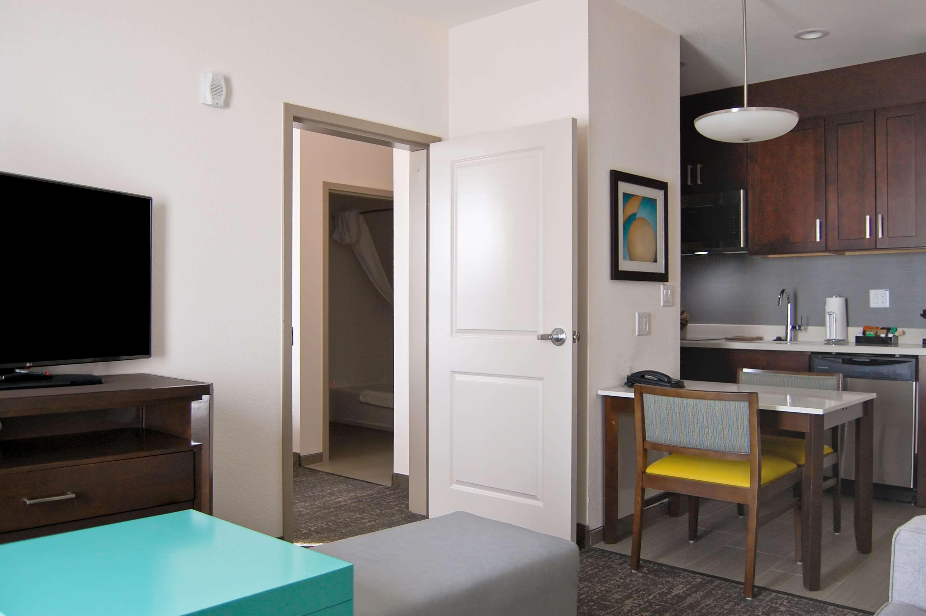 Suite Two Queen Beds One Bedroom