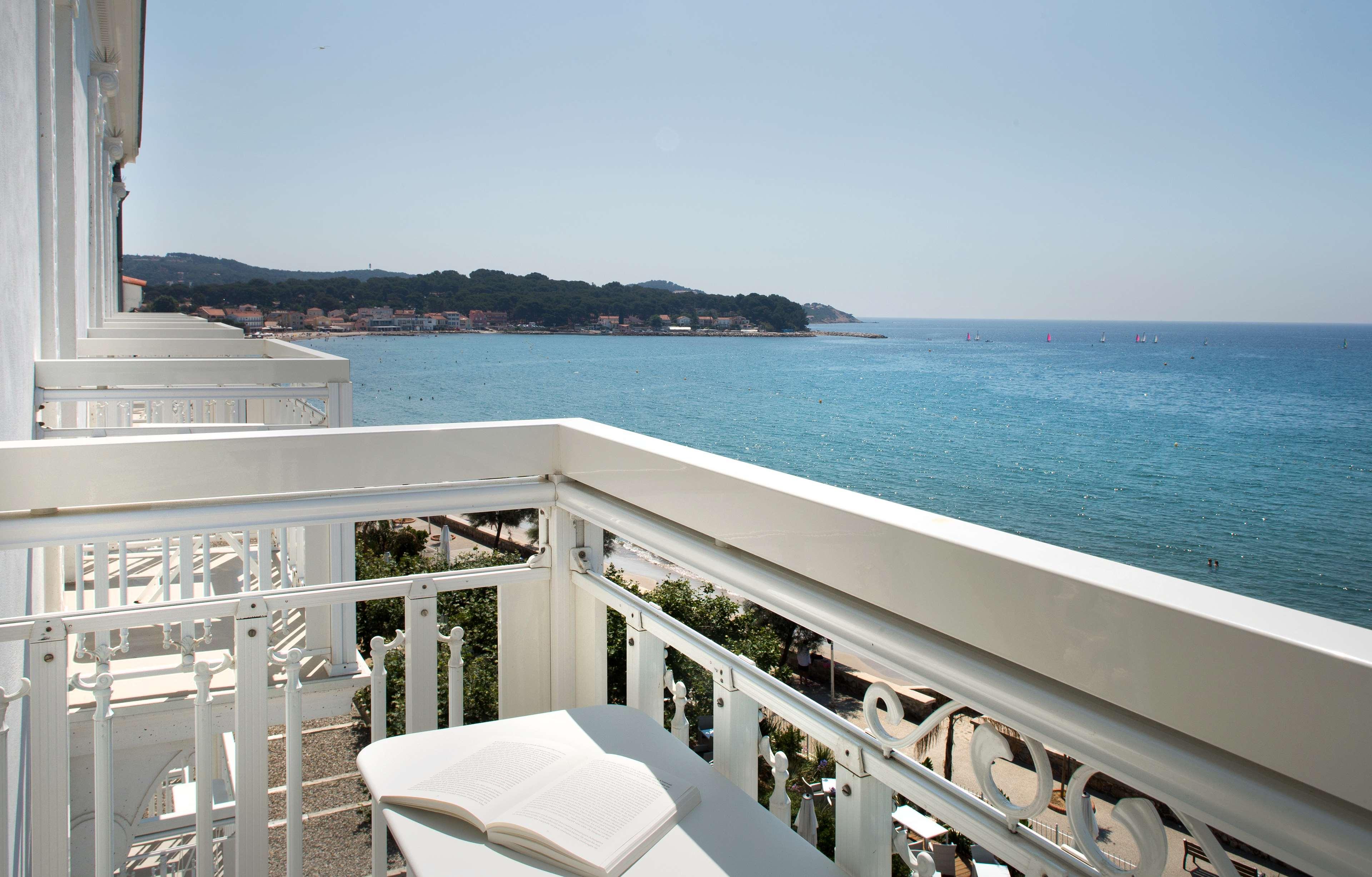 Suite Sea View King Bed