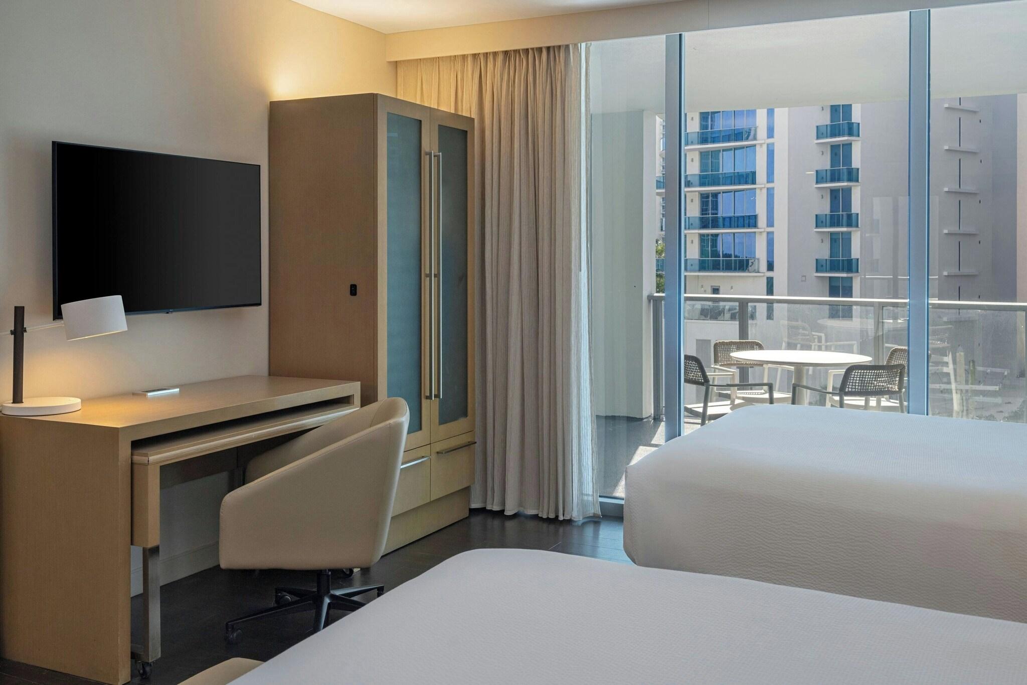 Studio Two Queen Beds