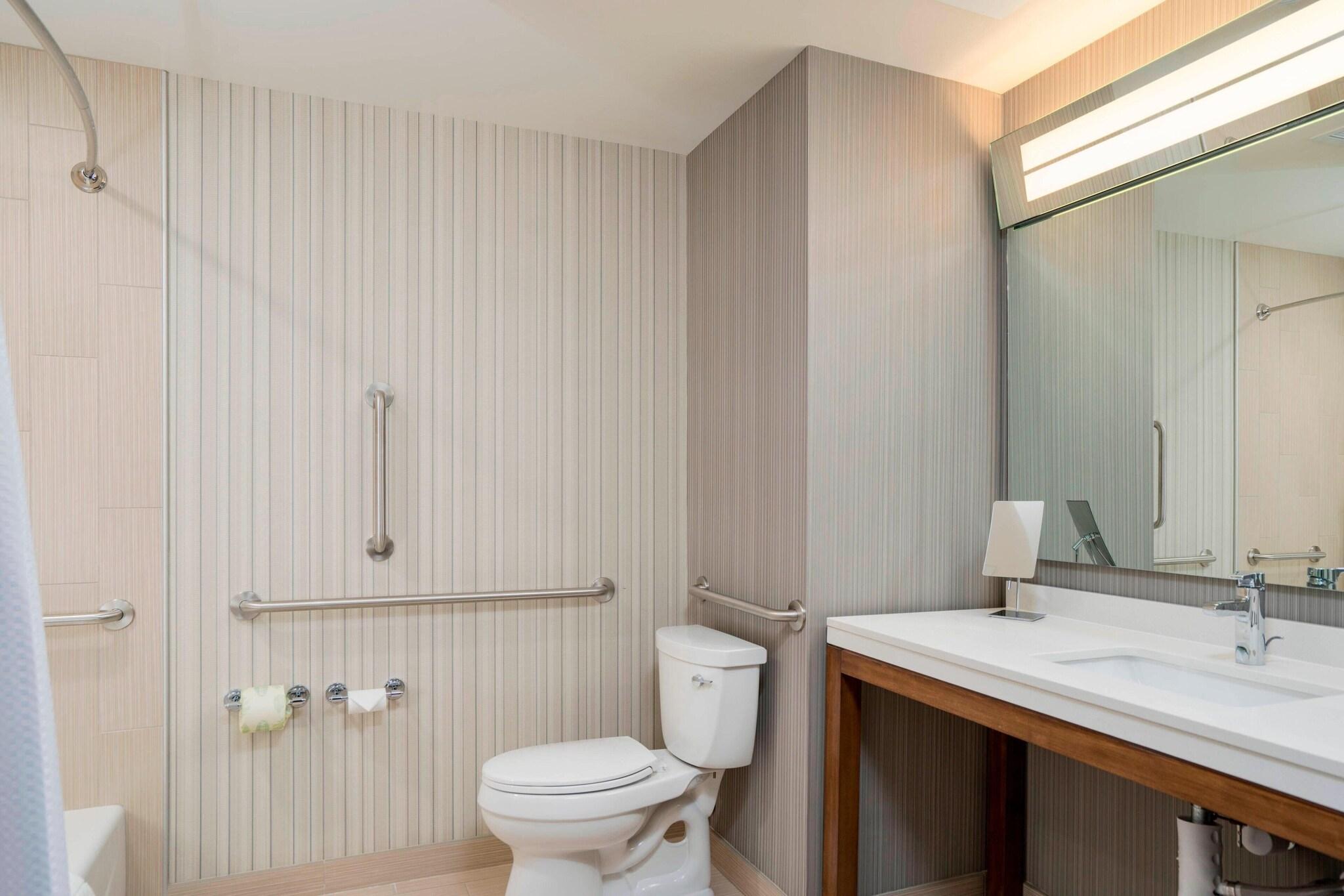 Studio Two Queen Beds