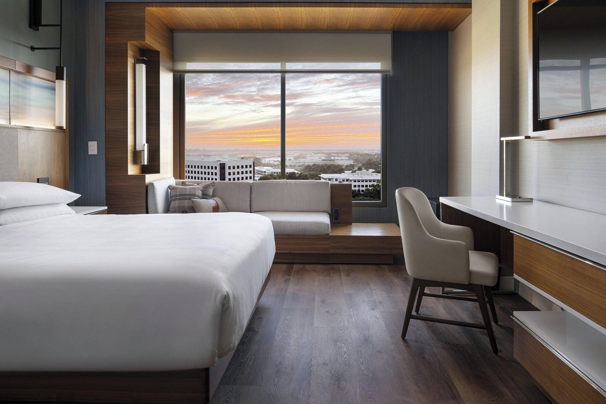 Double Club King Bed