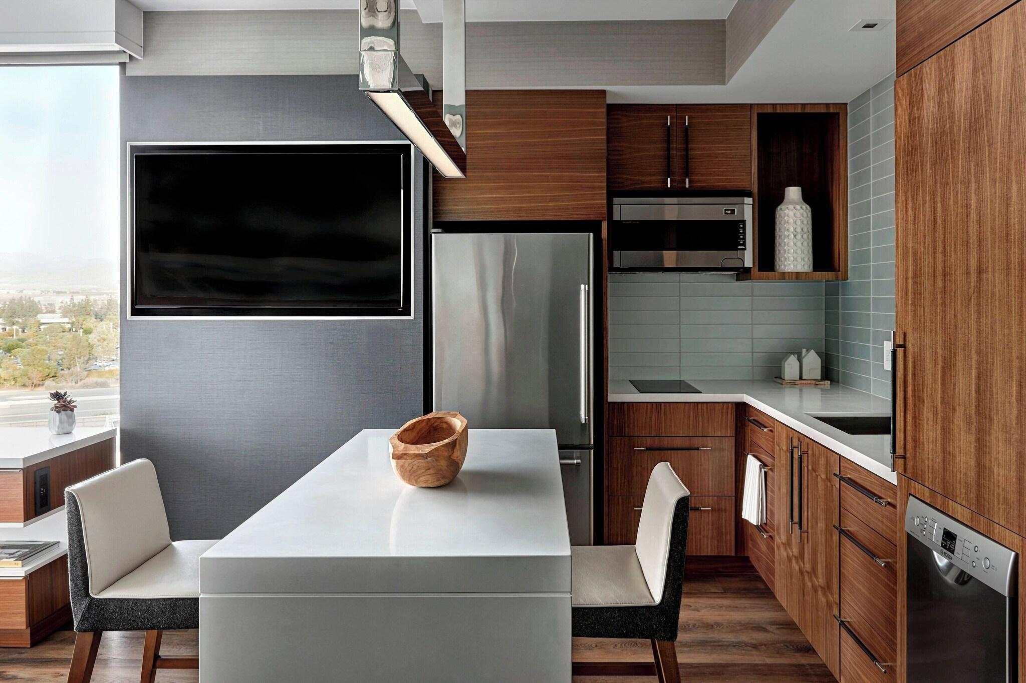 Suite Accessible with Kitchenette