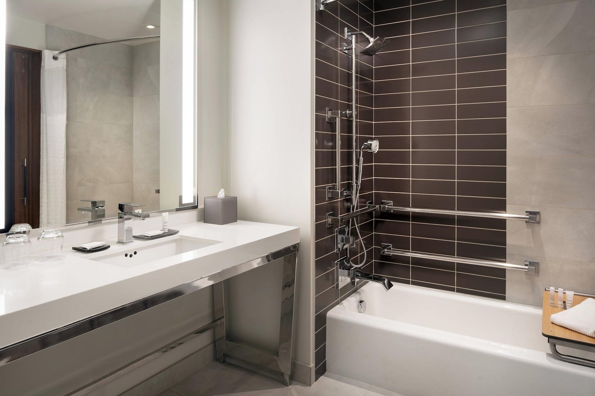 Suite Accessible Executive Room