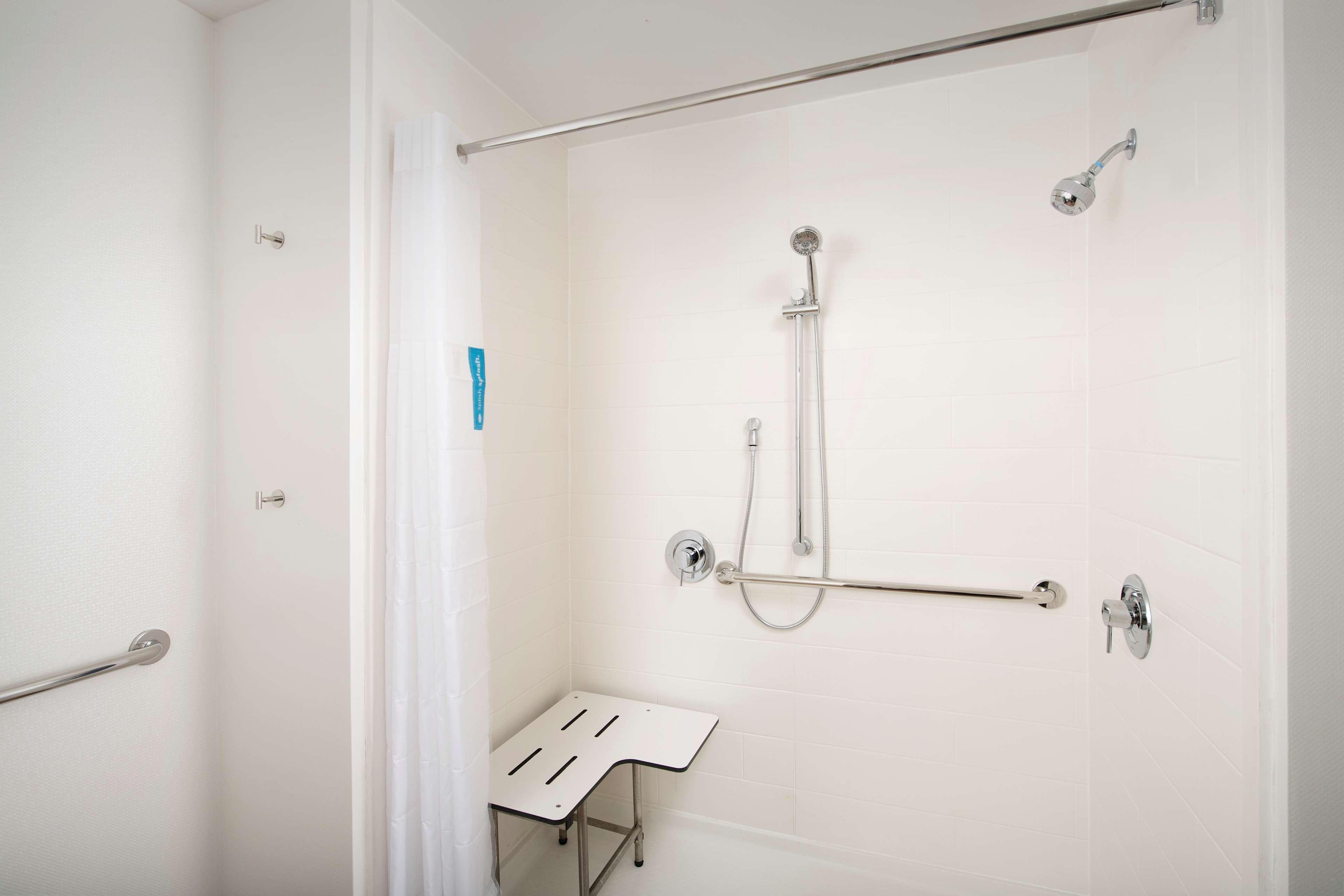 Double King Bed Non Smoking