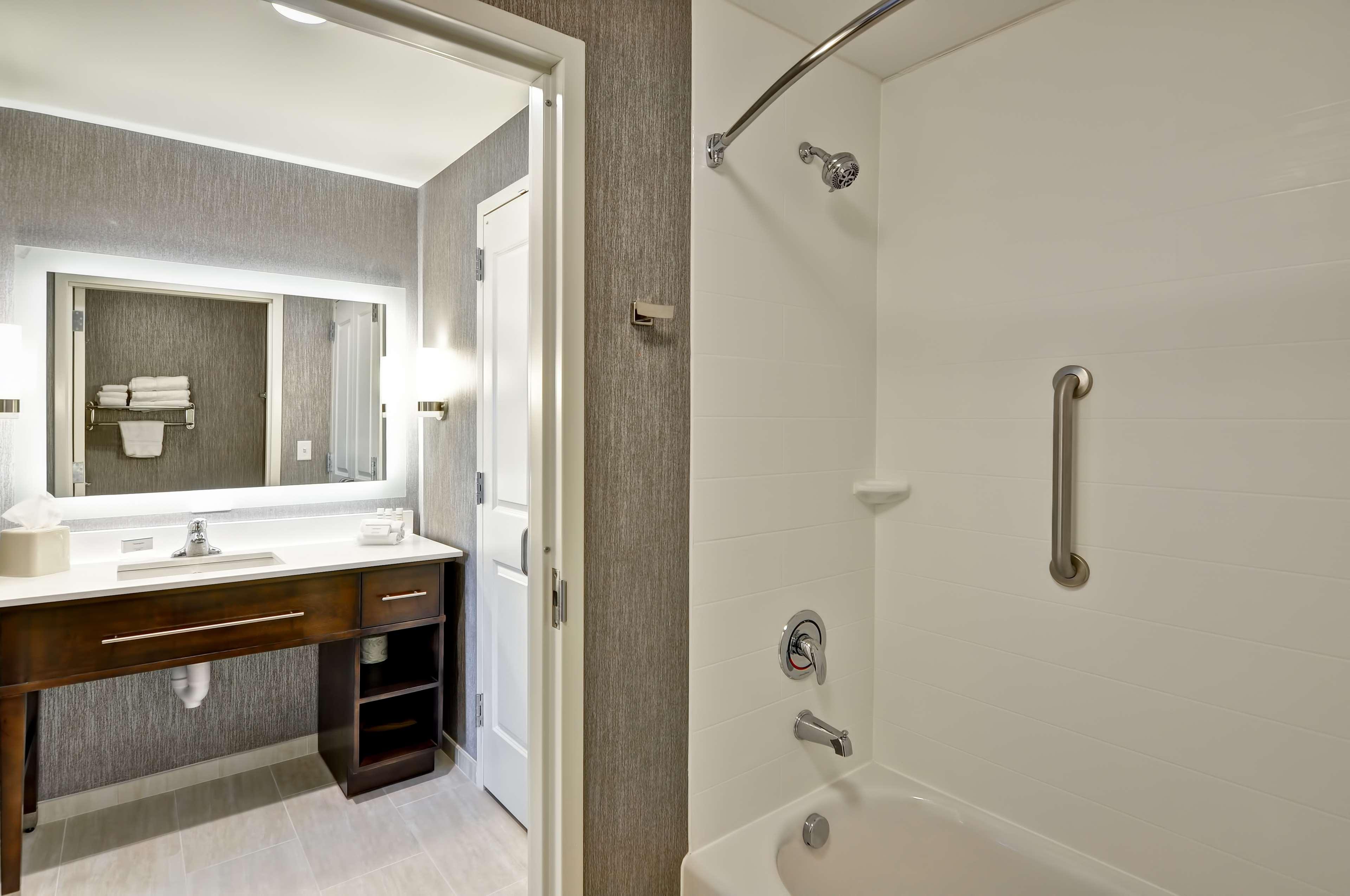 Suite Two Queen Beds One Bedroom