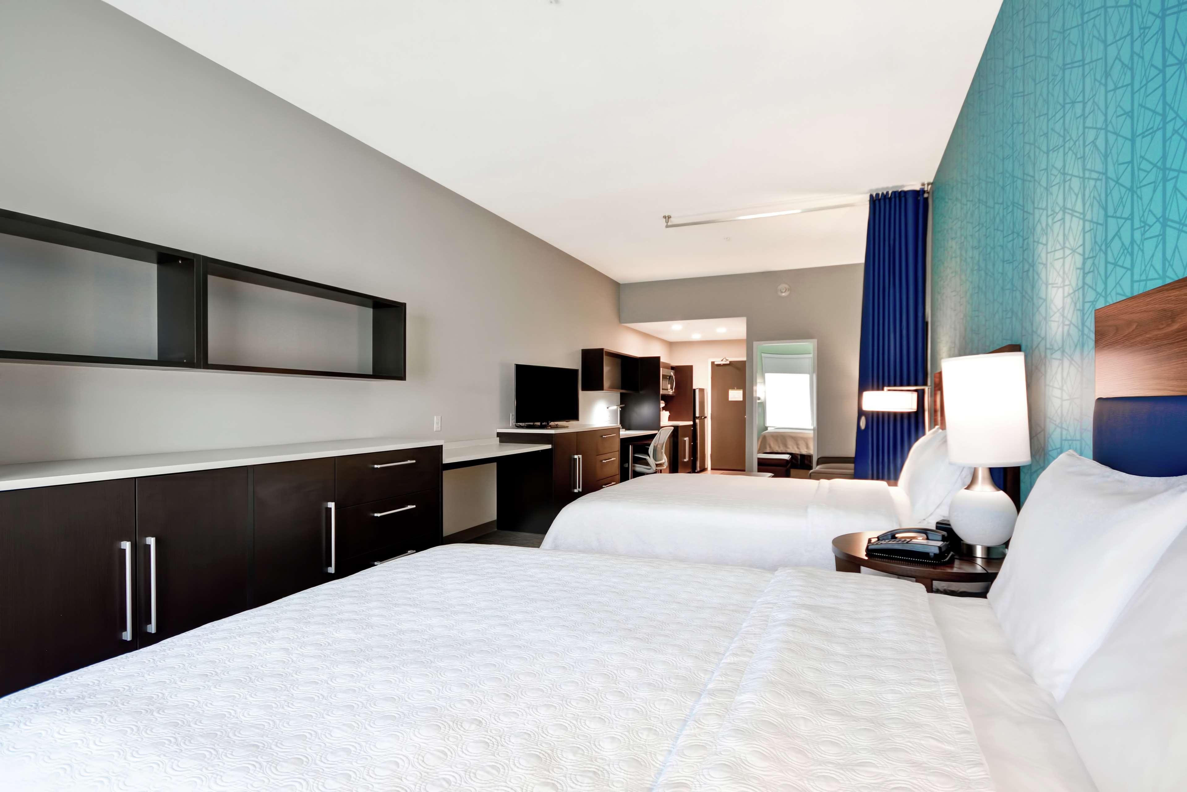 Suite Two Queen Beds Non Smoking