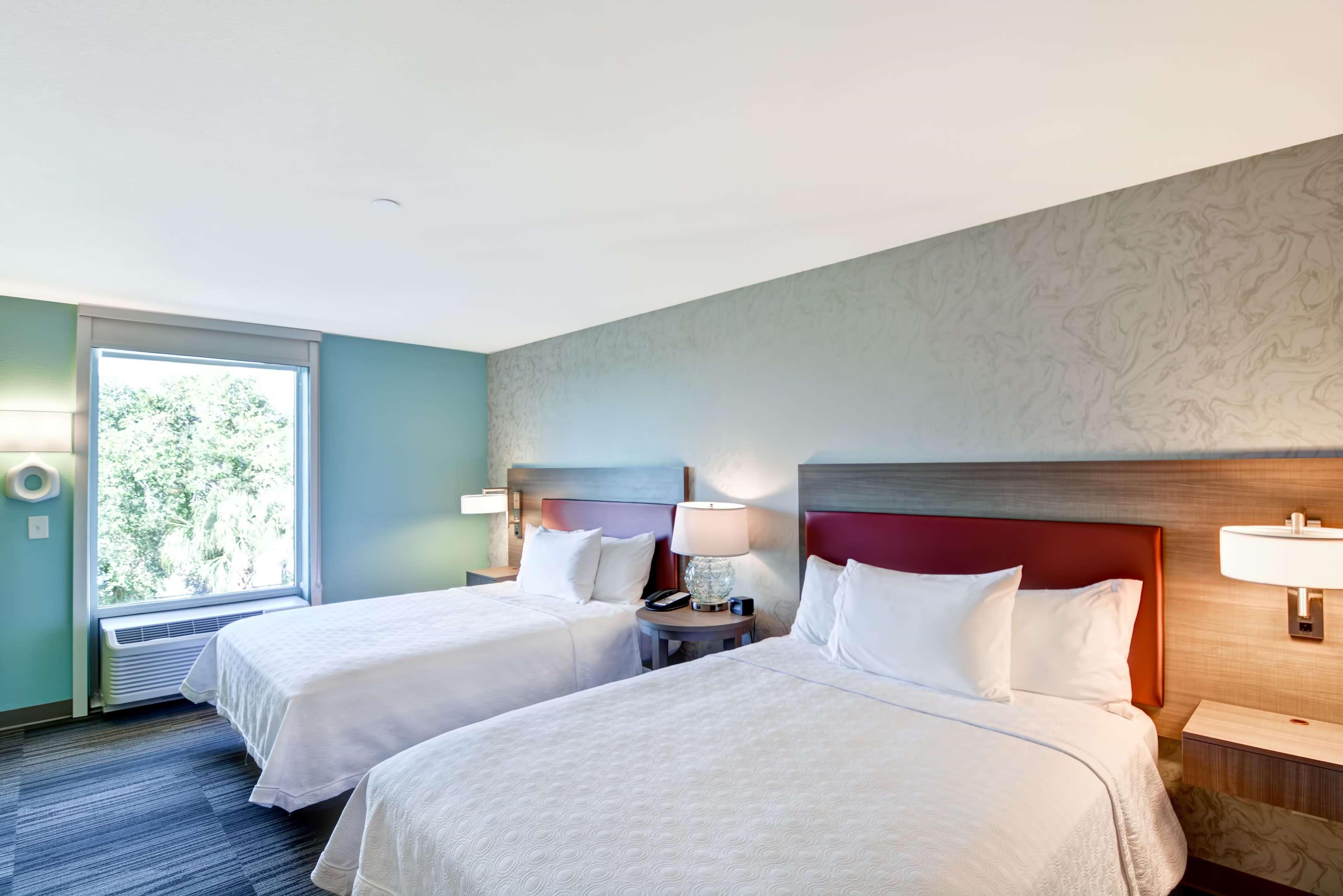 Studio Two Queen Beds