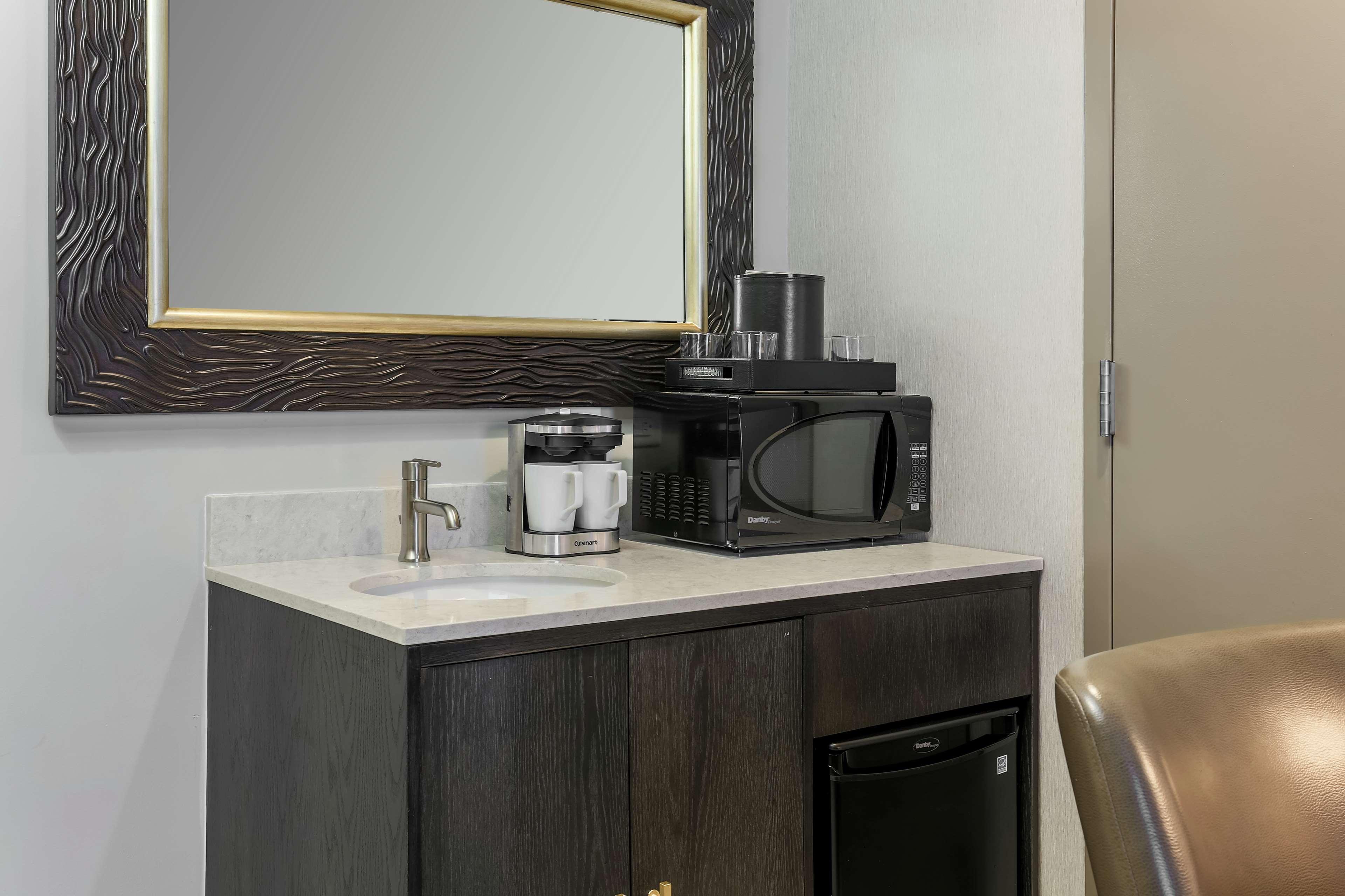 Suite Two Queen Beds