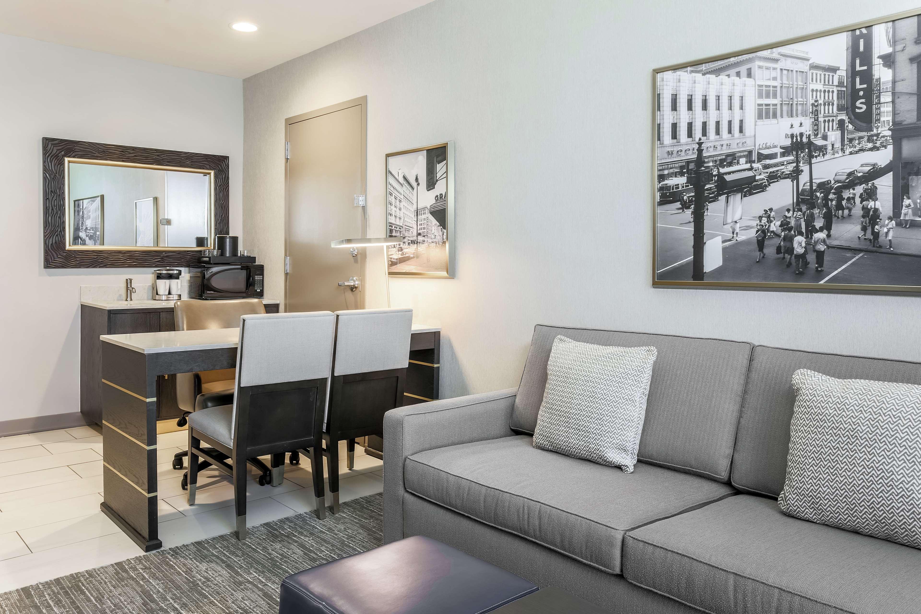 Suite Two Queen Beds