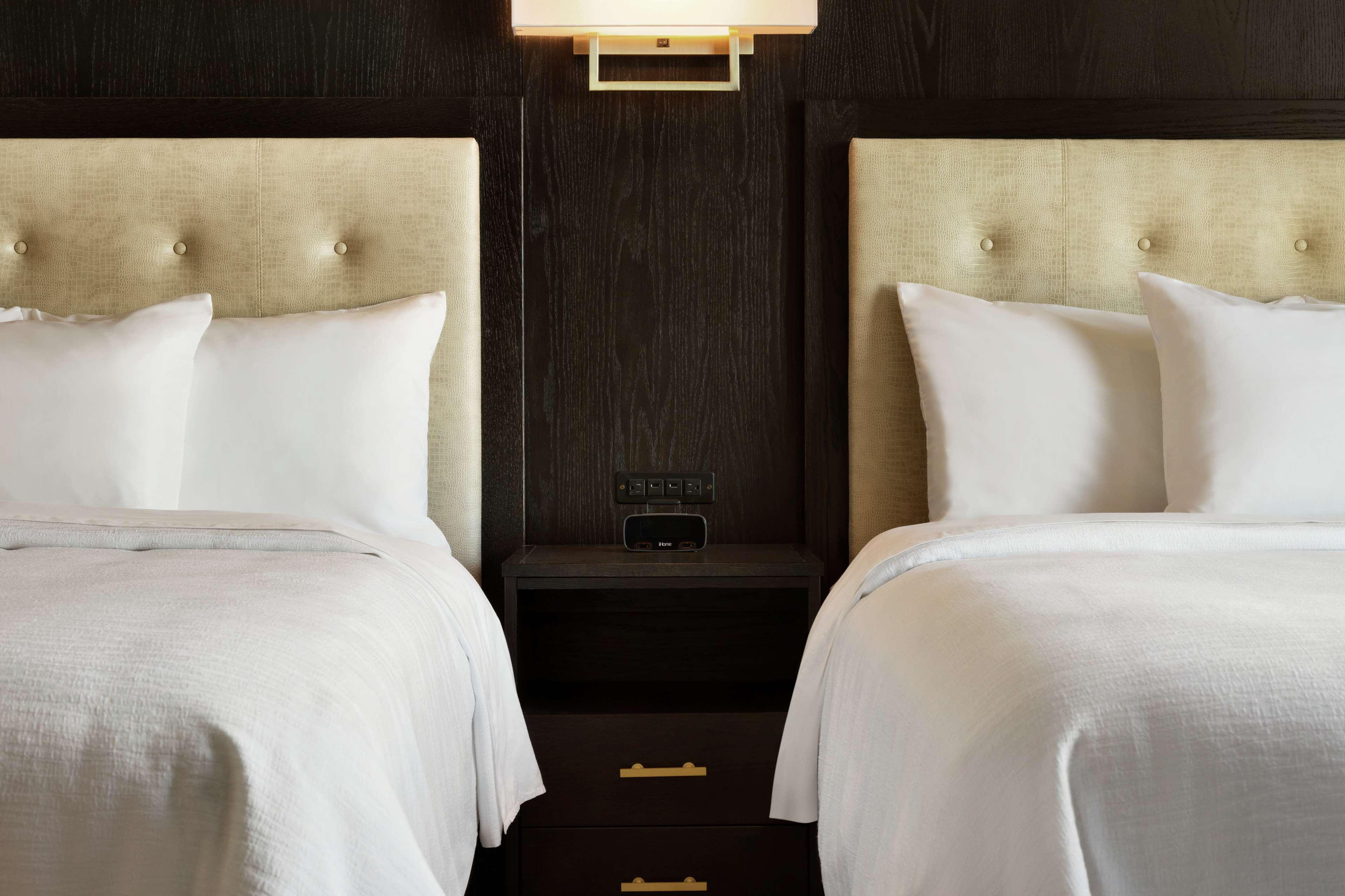 Suite Deluxe Two Queen Beds