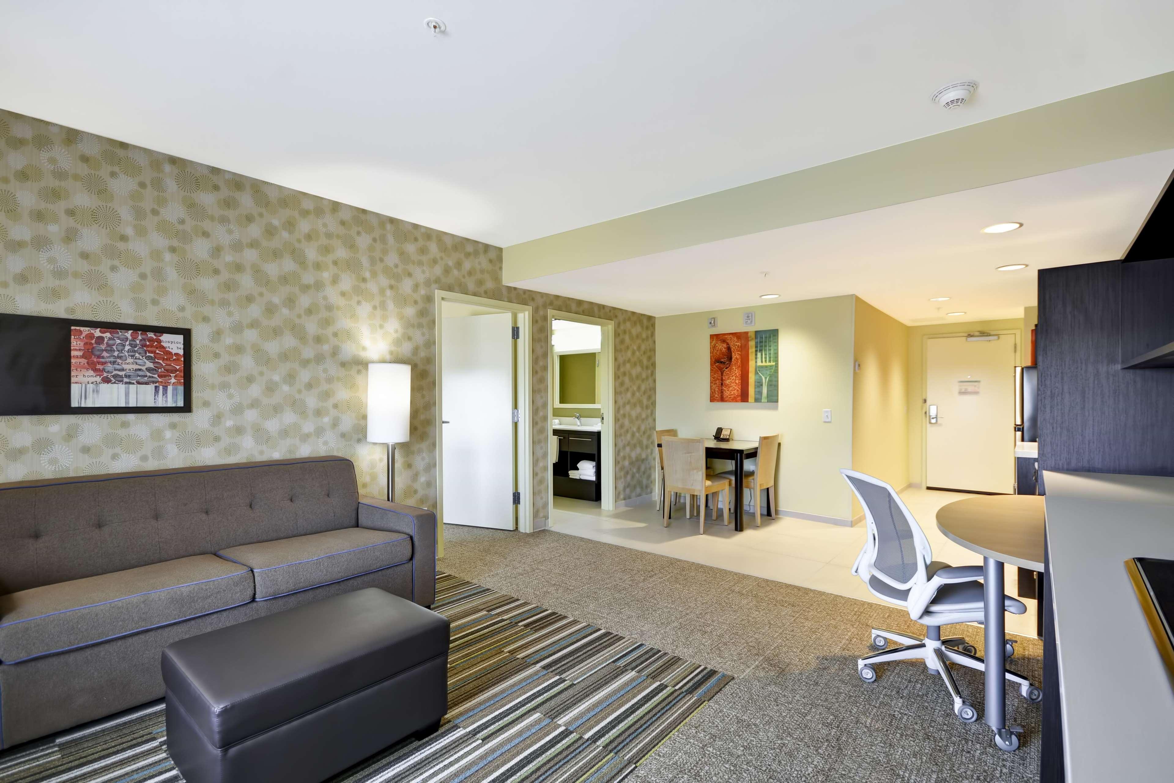 Suite Queen Size Bed