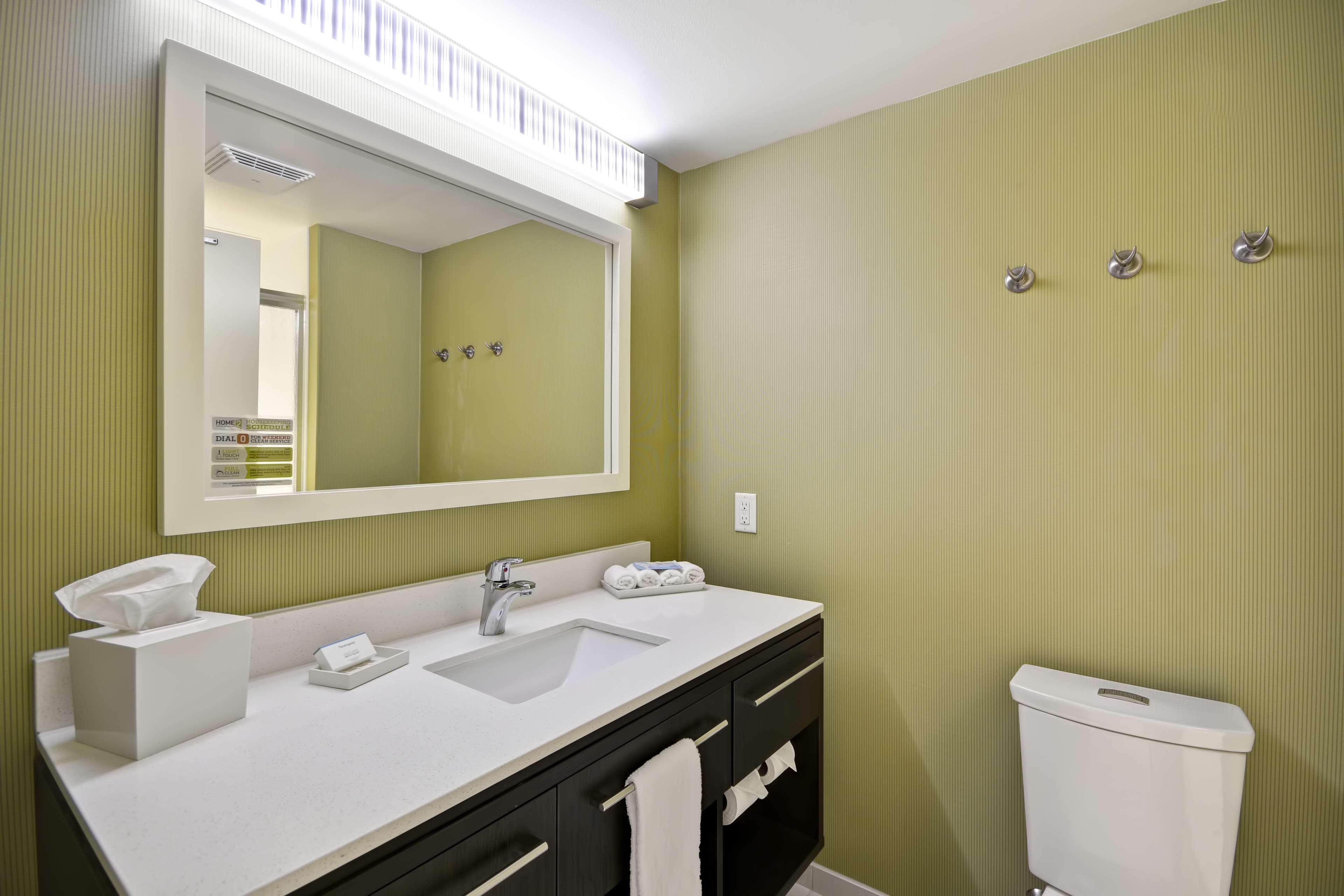 Studio Two Queen Beds Non Smoking