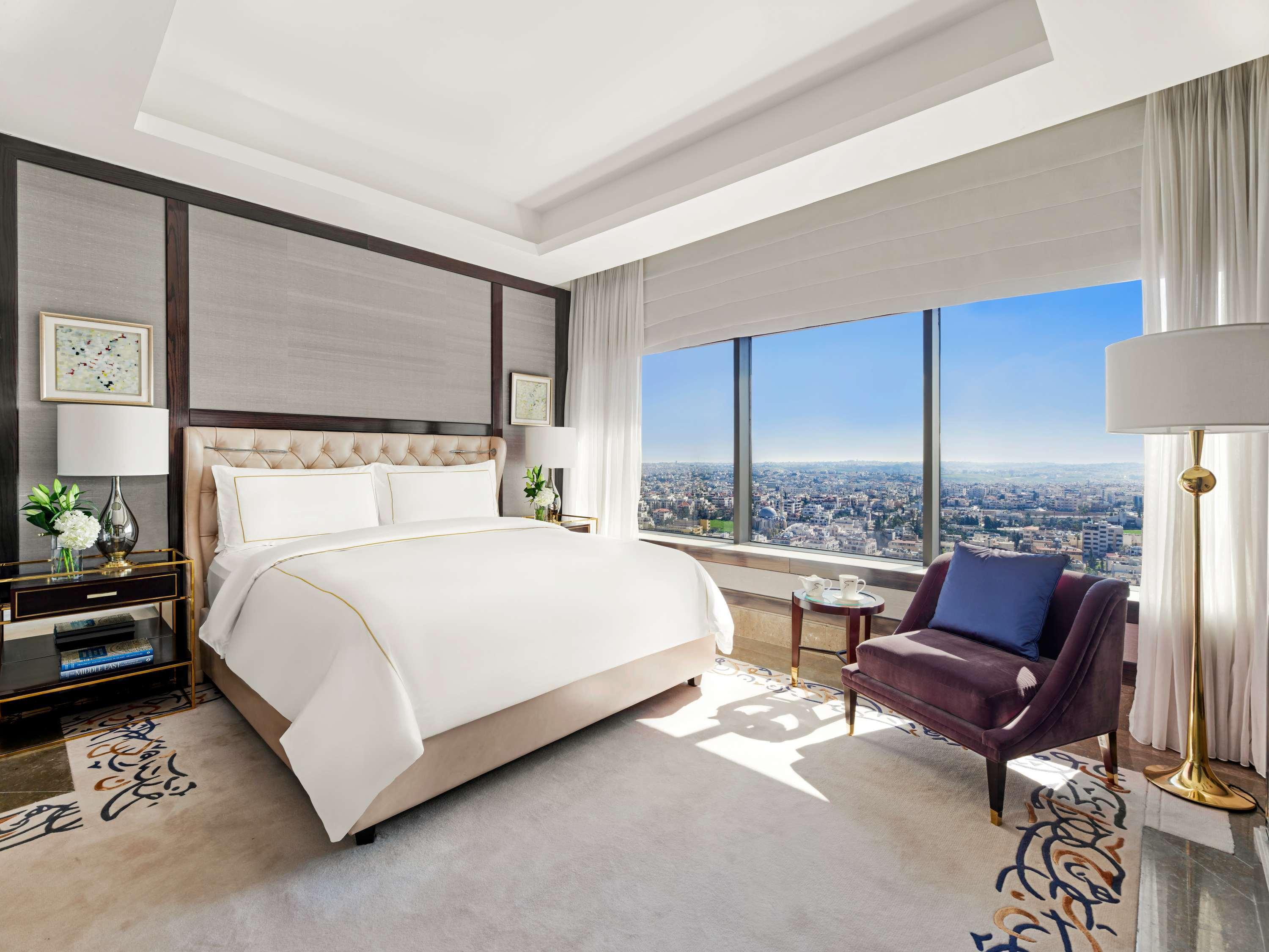 Suite City View King Bed