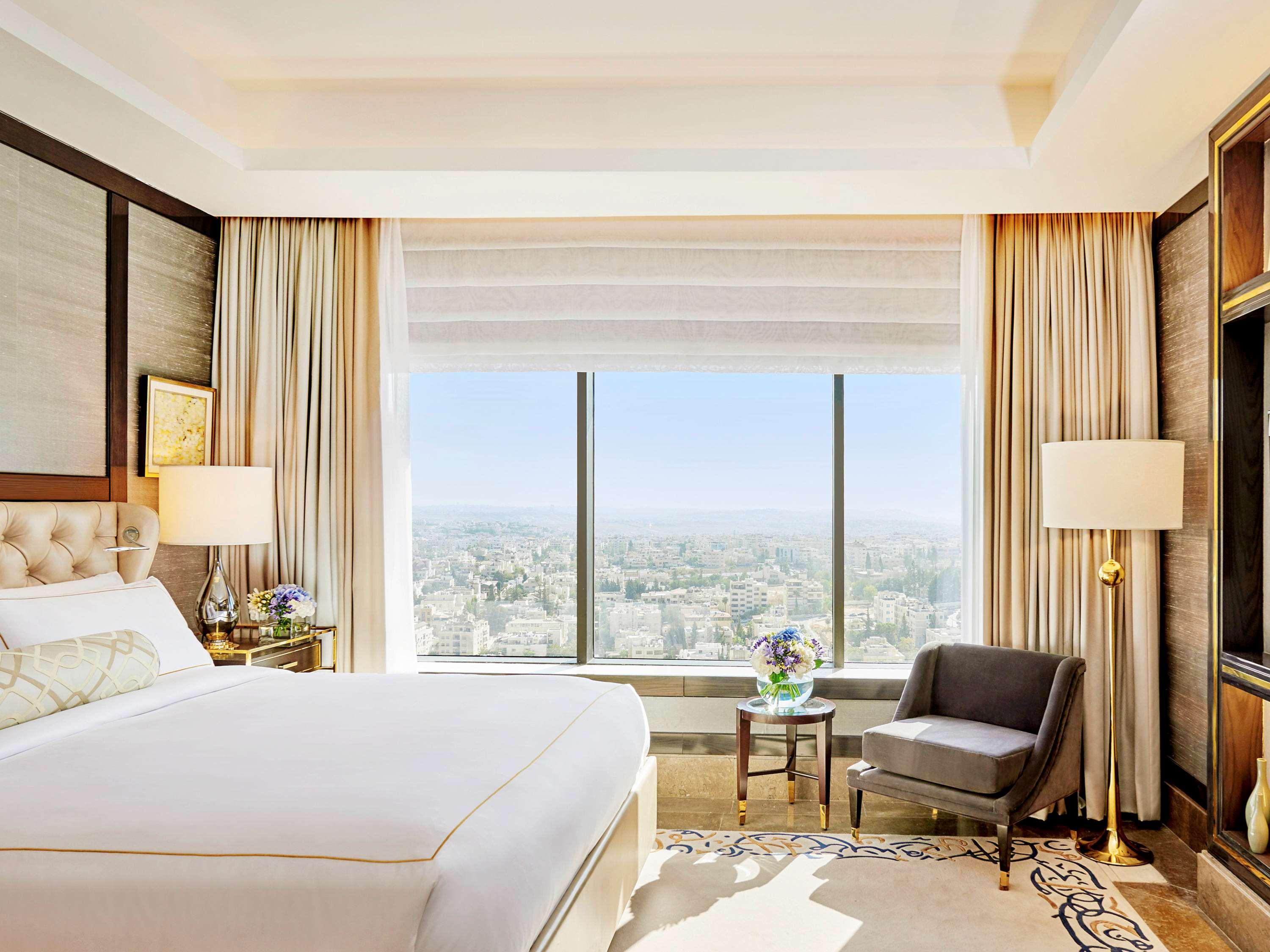 Suite City View King Bed