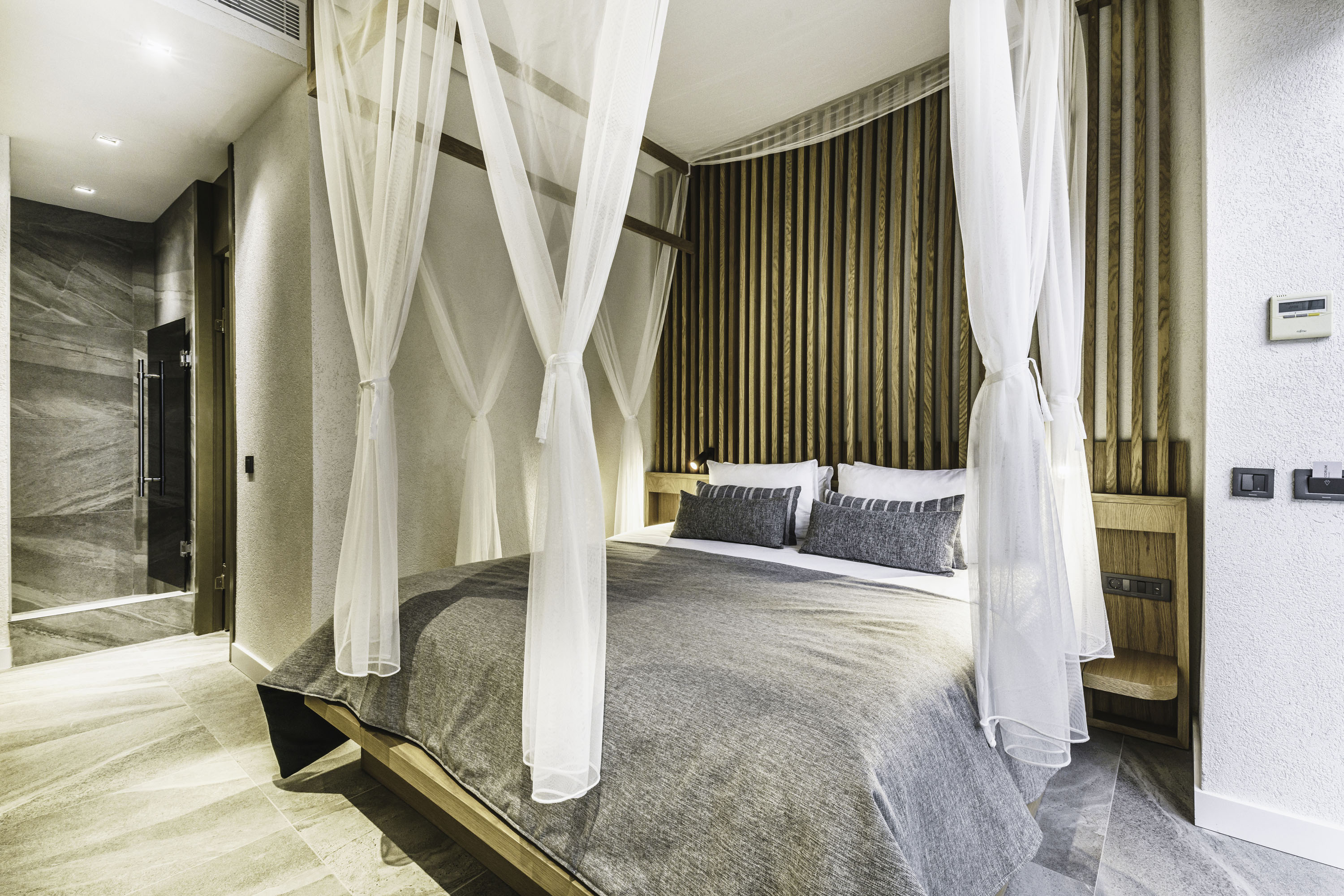 Suite Three Bedrooms Three Bathrooms