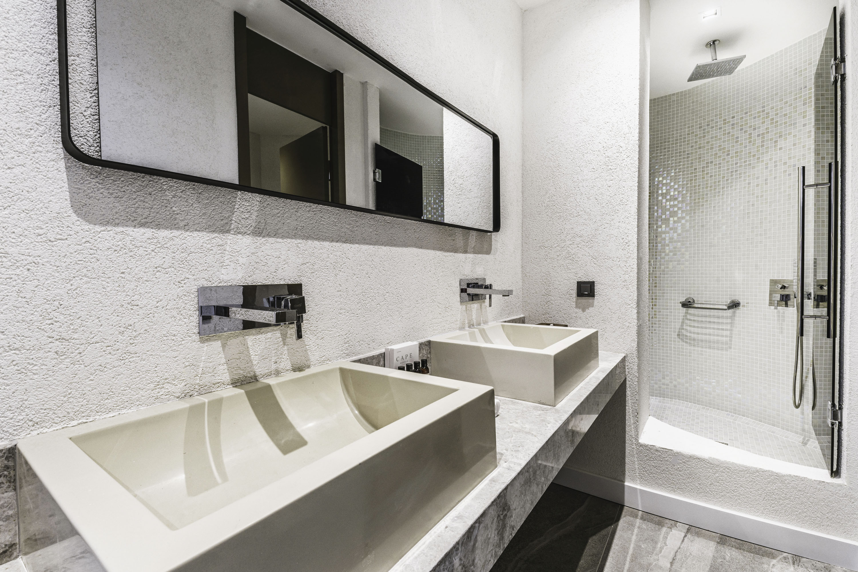 Suite Three Bedrooms Three Bathrooms