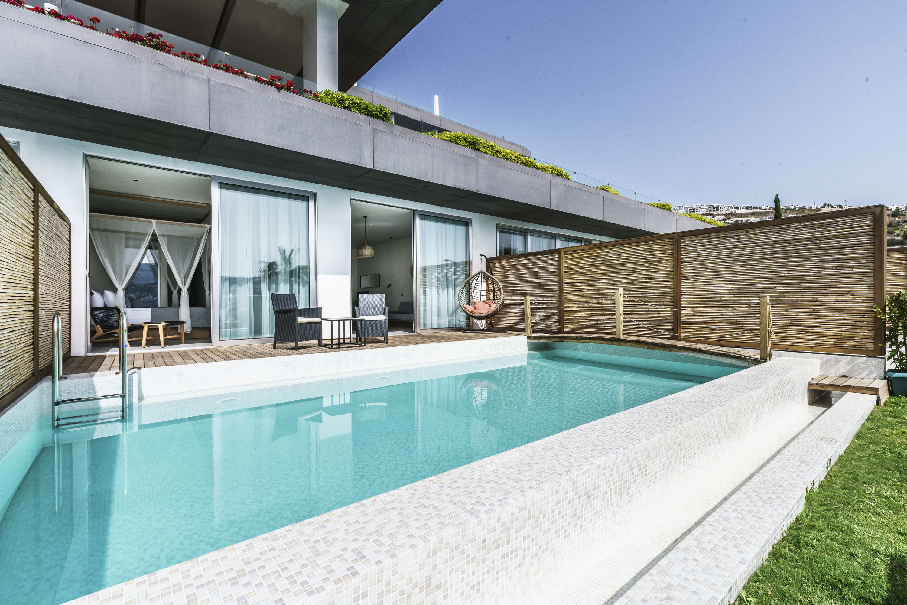 Suite Three Bedrooms Three Bathrooms