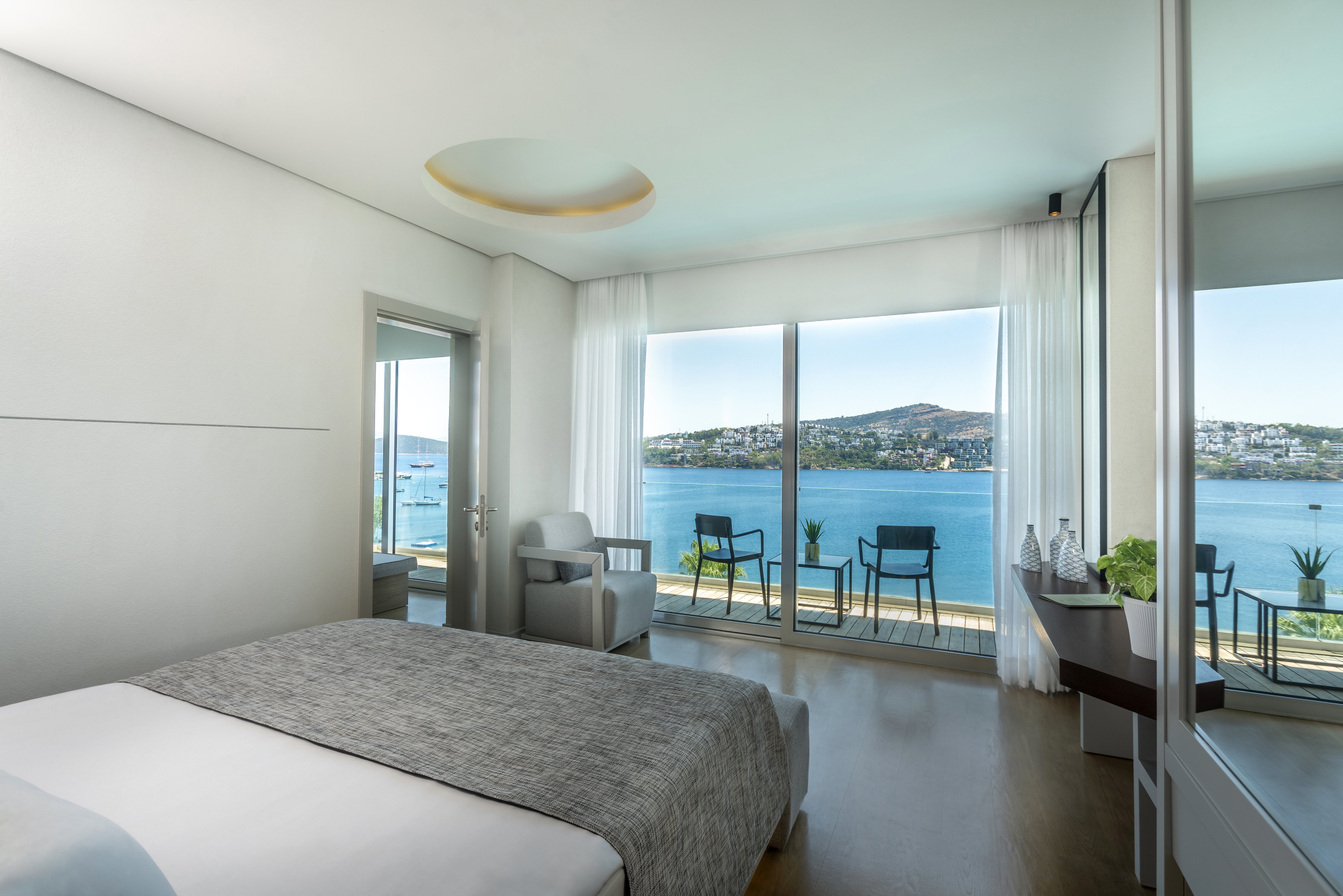 Double Deluxe King Bed