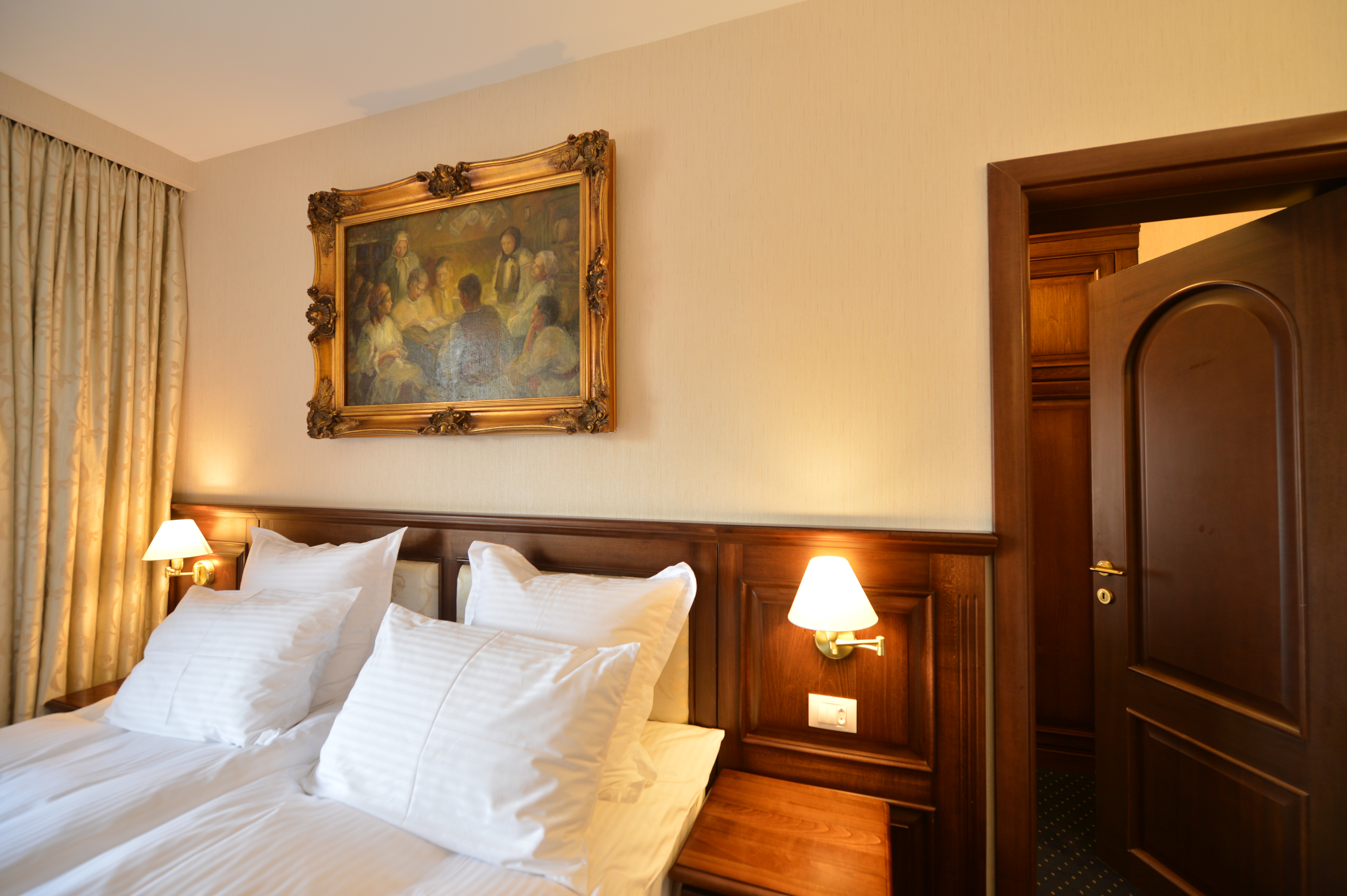 Suite Deluxe King Bed