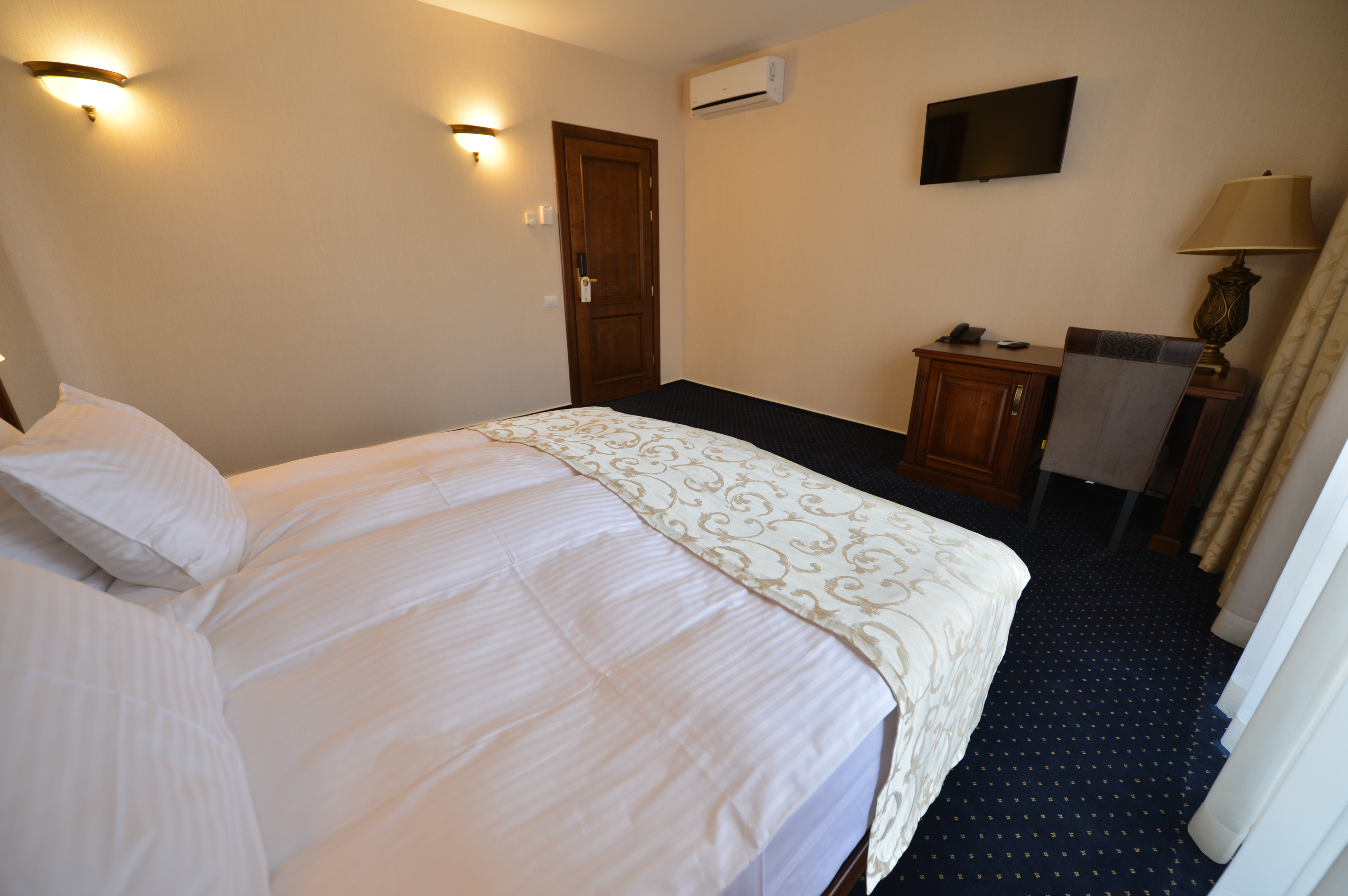 Suite Deluxe King Bed