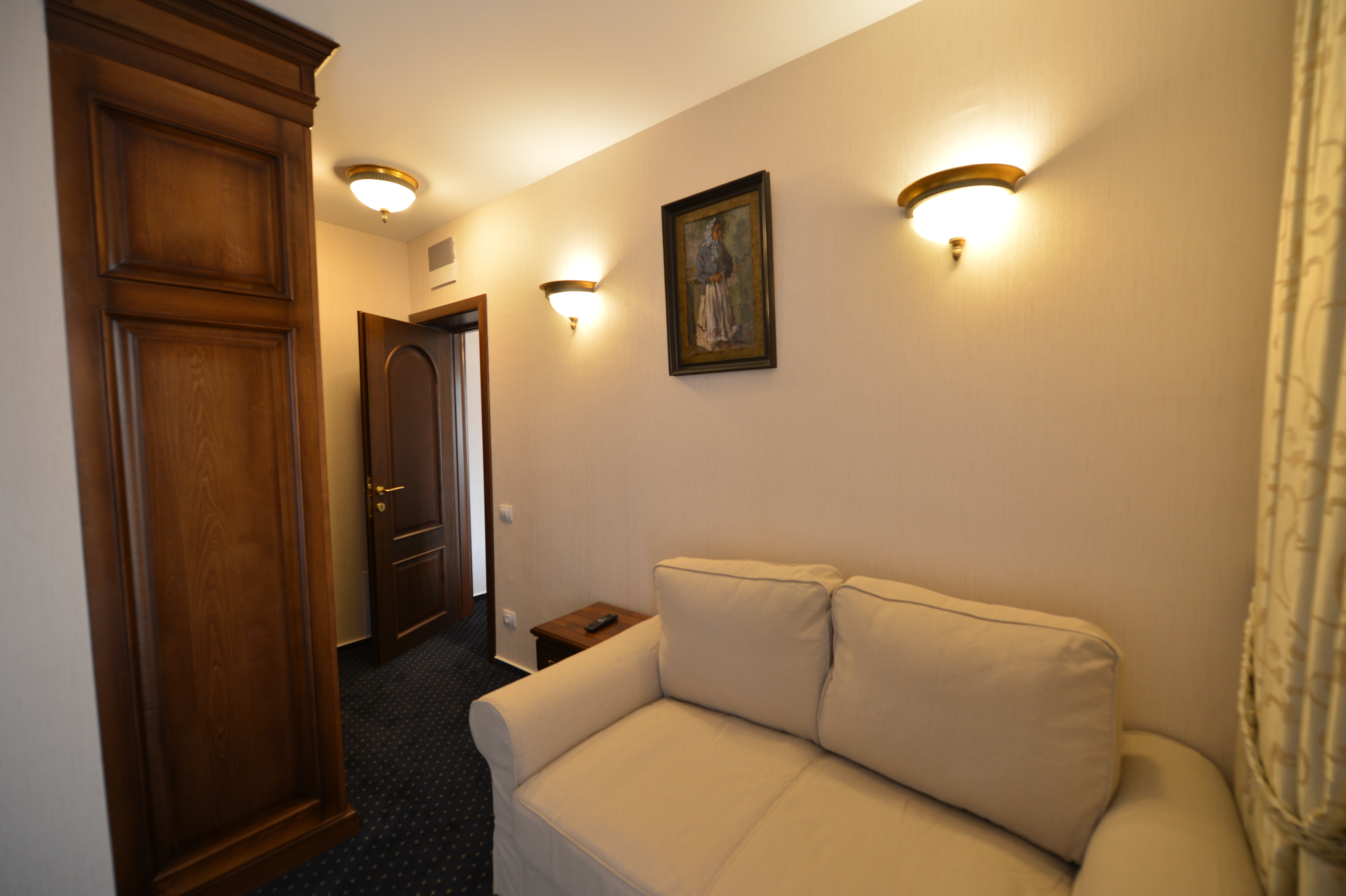 Suite Deluxe King Bed