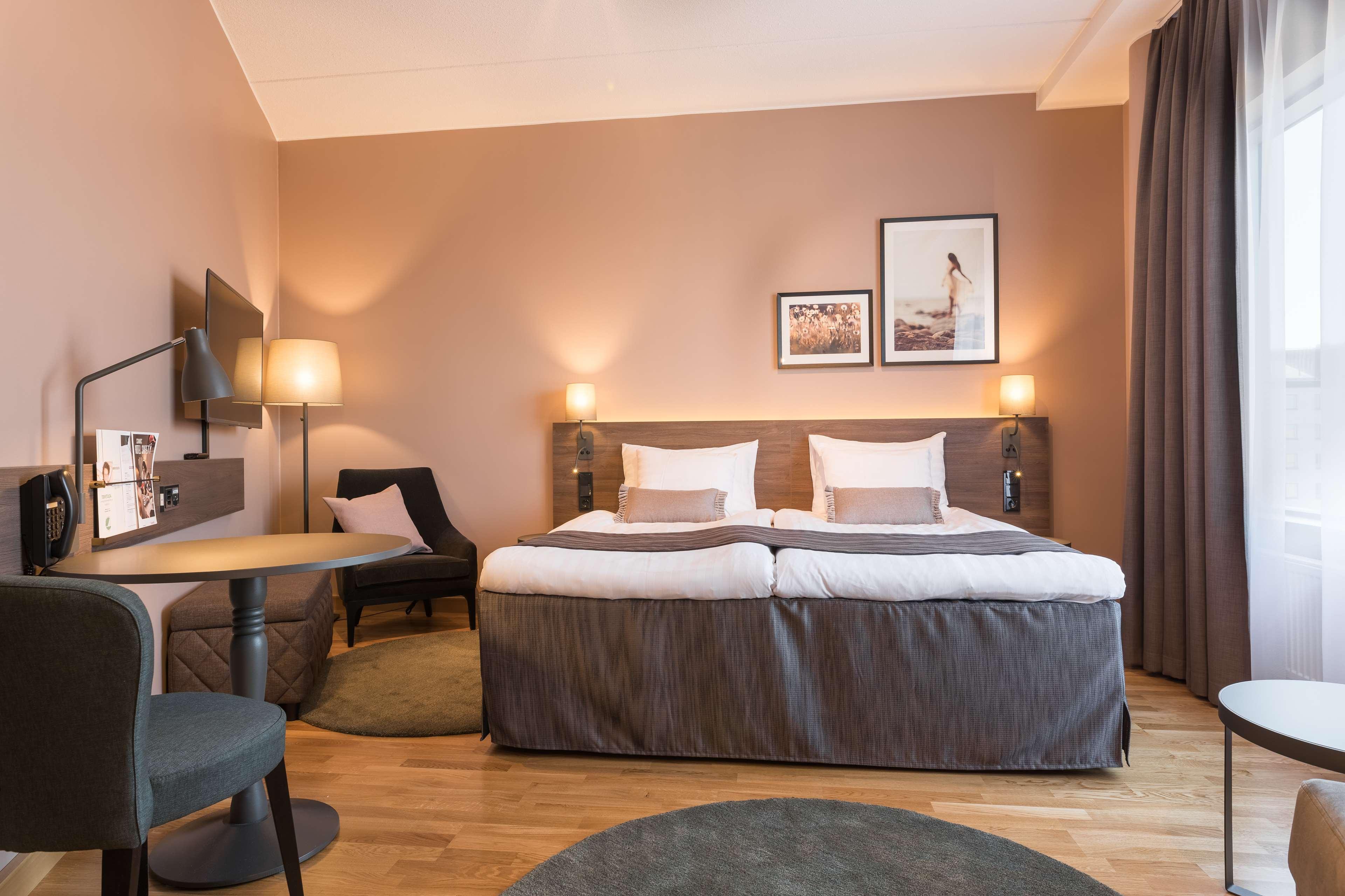 Double Superior King Bed