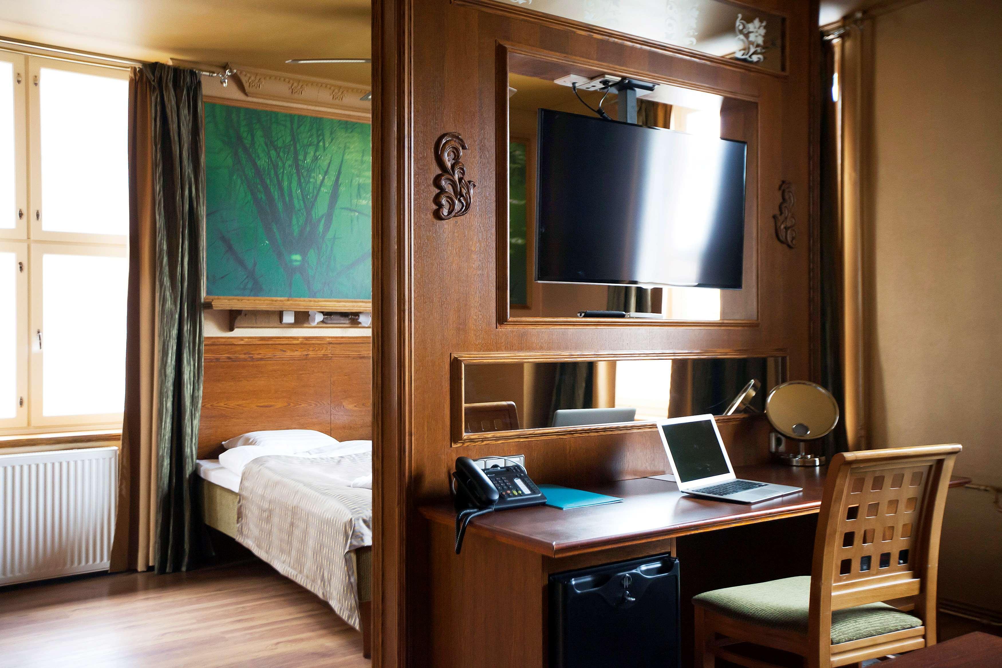 Double Single King Bed with Jacuzzi