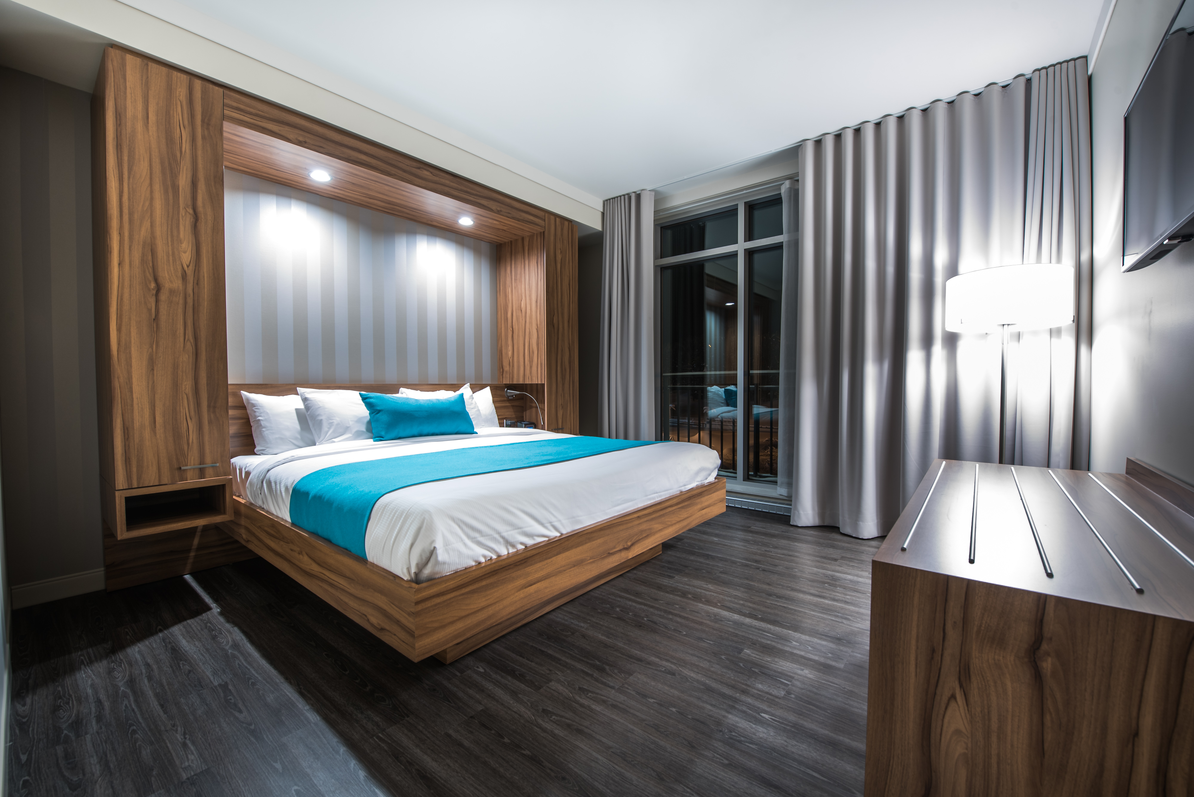 Suite Queen Size Bed